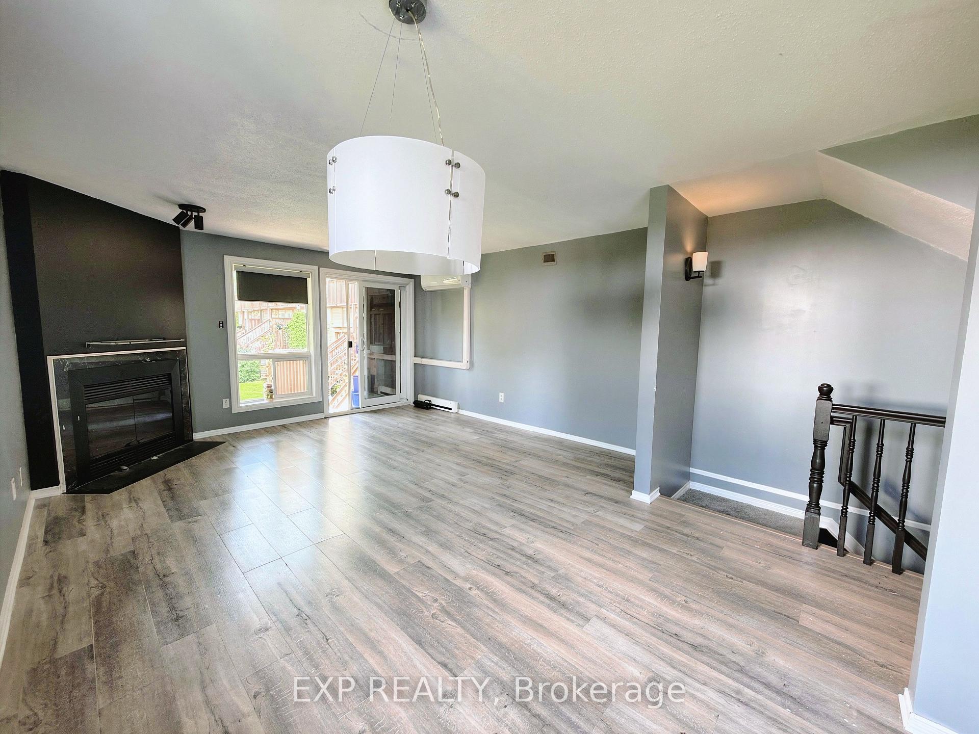Photo 9 of 406 Briston Private, Ottawa, Hunt Club Park — HOMEH