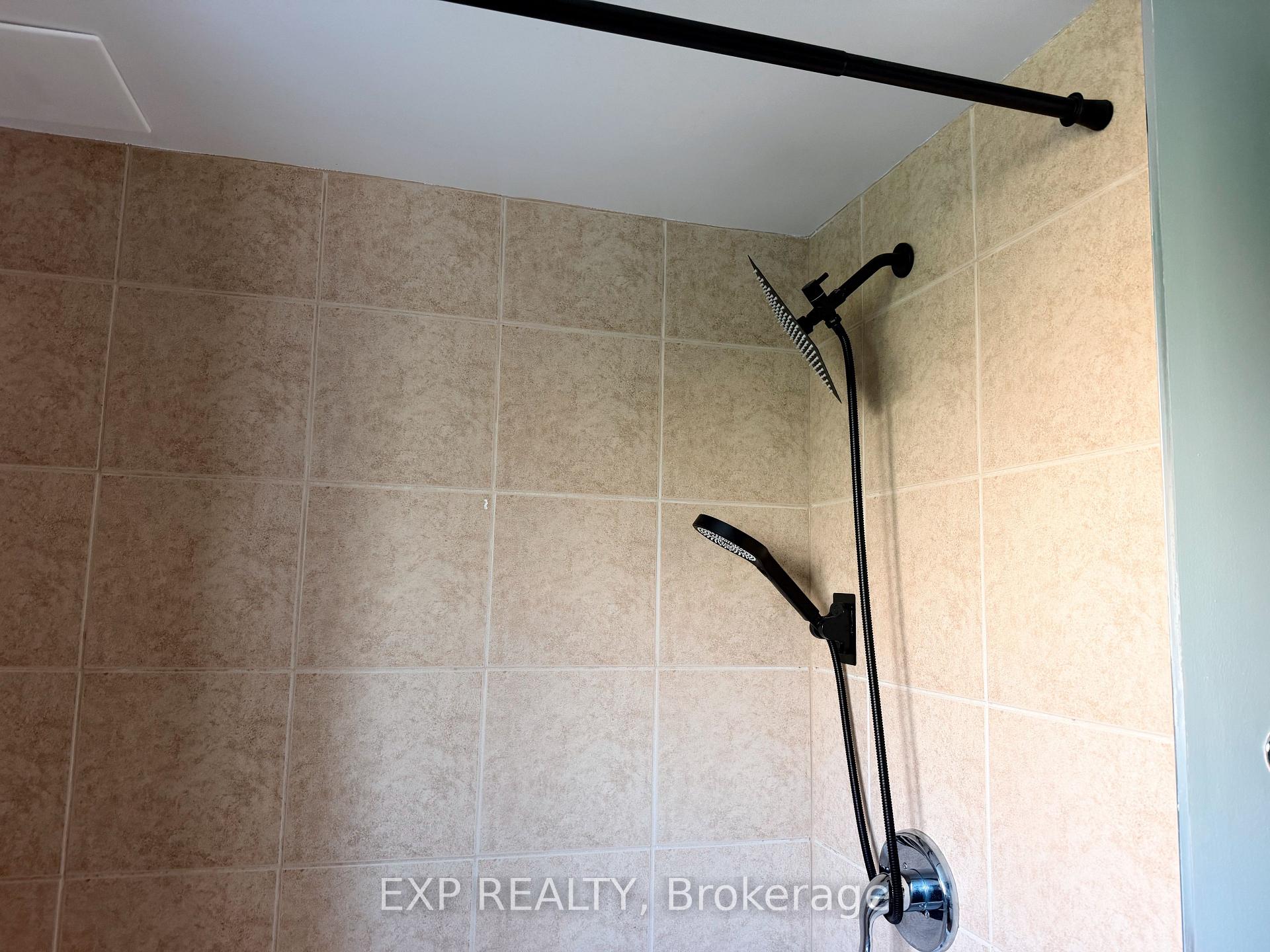 Photo 24 of 406 Briston Private, Ottawa, Hunt Club Park — HOMEH