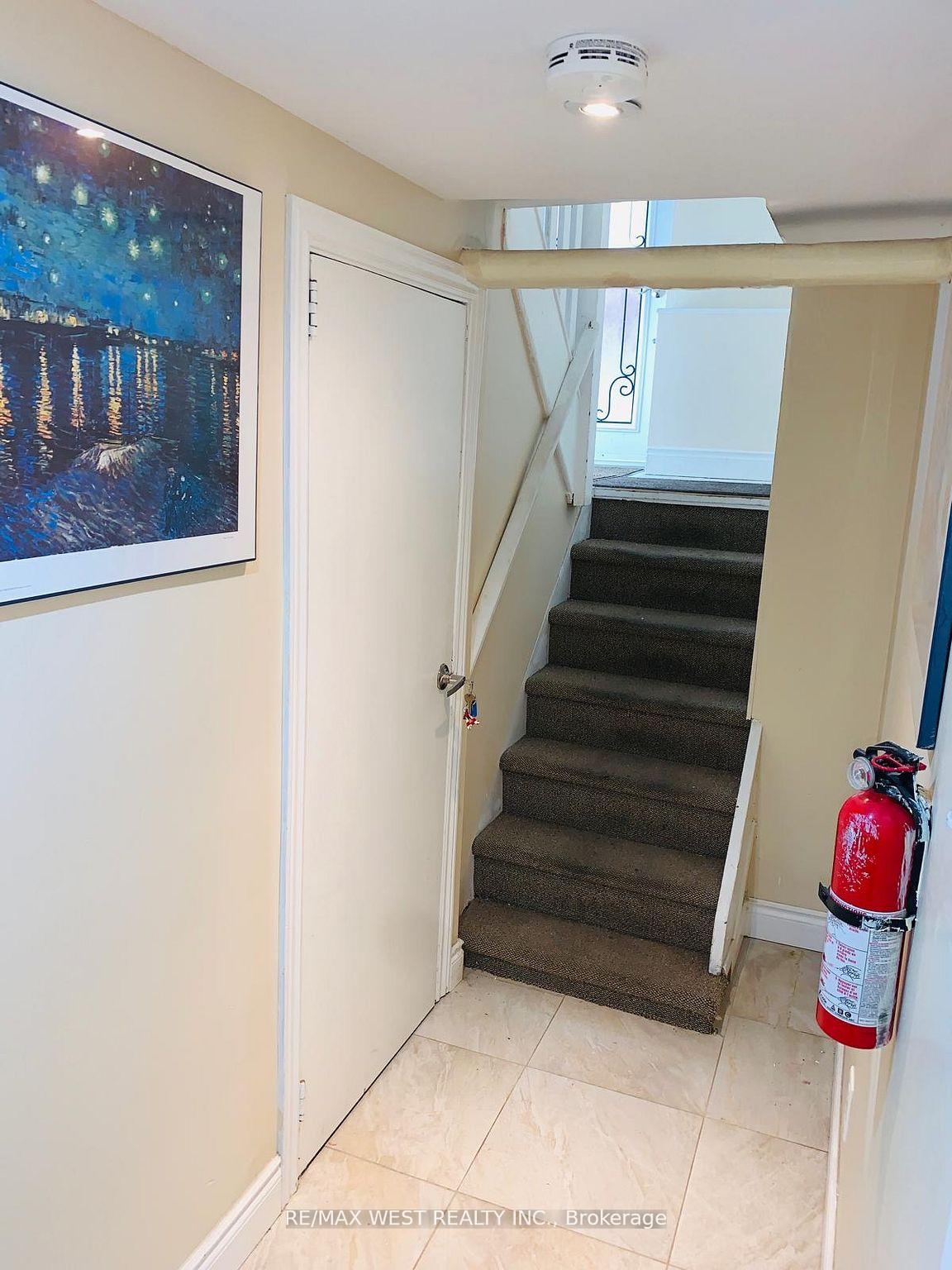 Photo 4 of Unit Lower, 900 Avenue Road, Toronto, Yonge-Eglinton — HOMEH