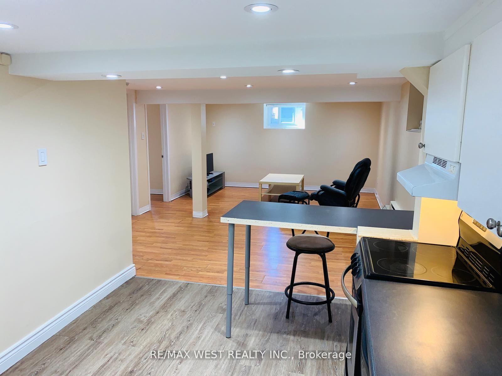 Photo 7 of Unit Lower, 900 Avenue Road, Toronto, Yonge-Eglinton — HOMEH