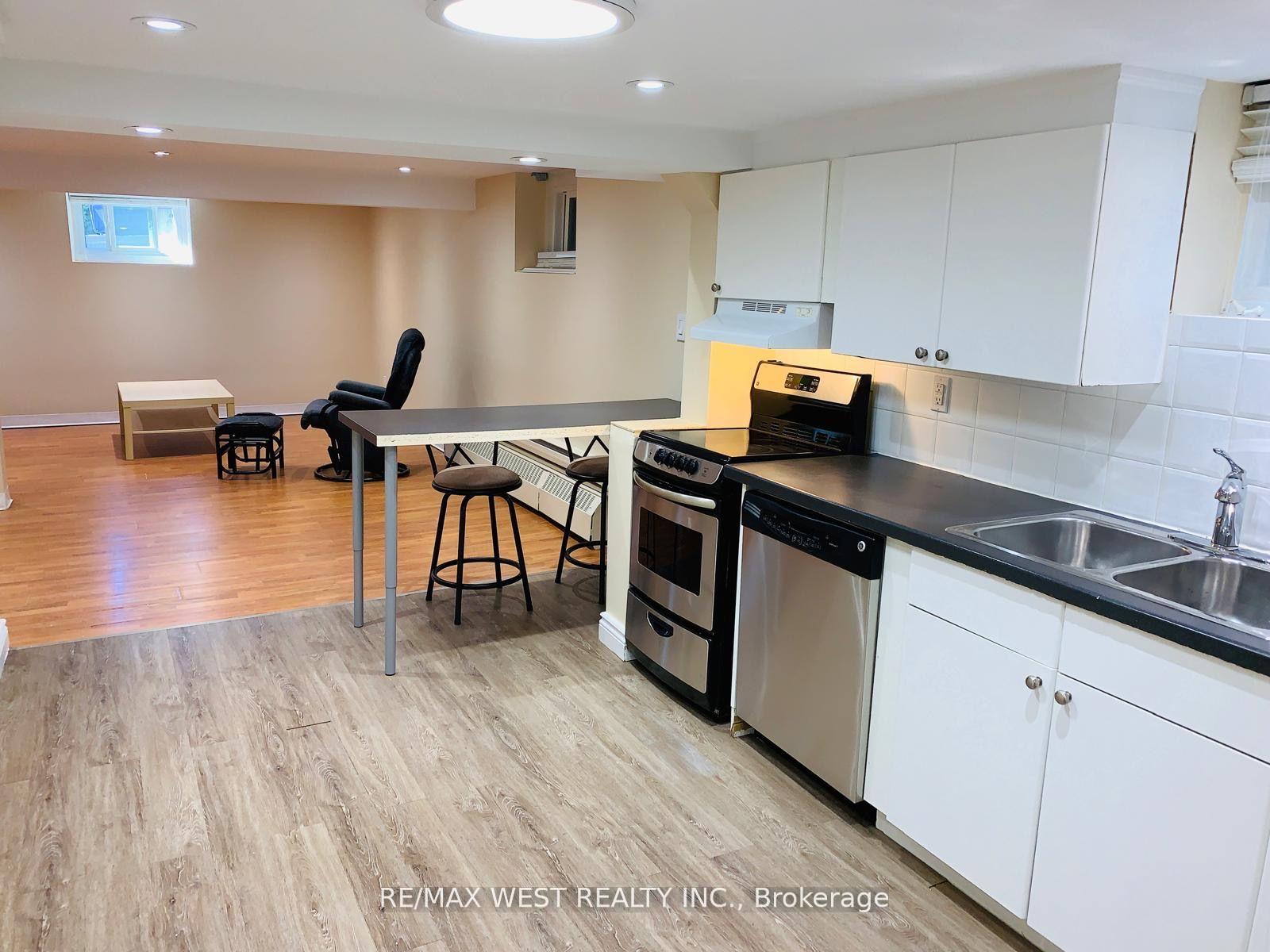 Photo 8 of Unit Lower, 900 Avenue Road, Toronto, Yonge-Eglinton — HOMEH