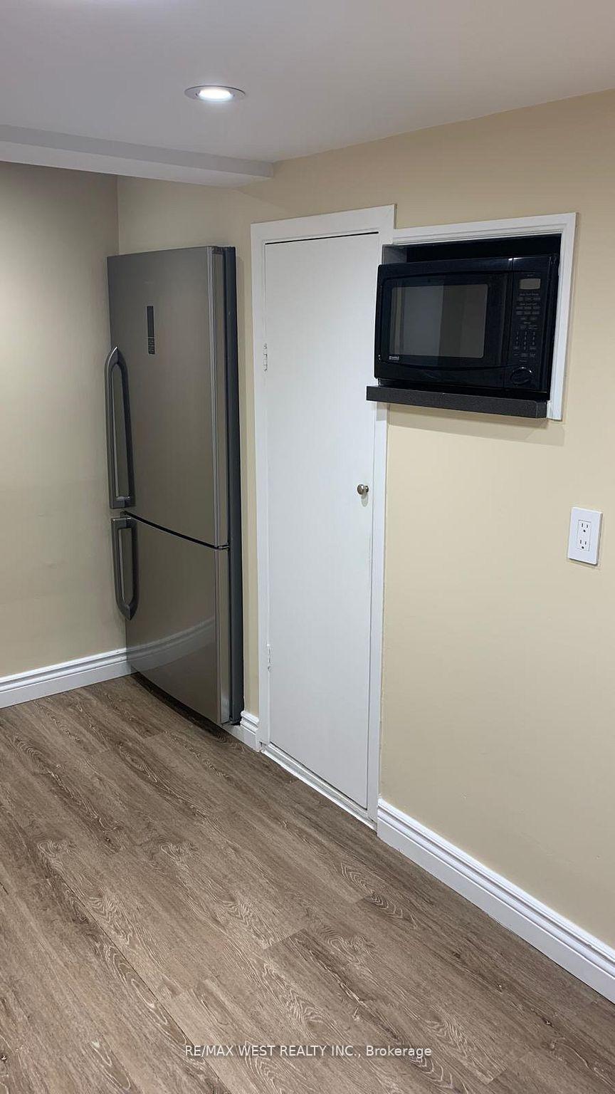 Photo 11 of Unit Lower, 900 Avenue Road, Toronto, Yonge-Eglinton — HOMEH