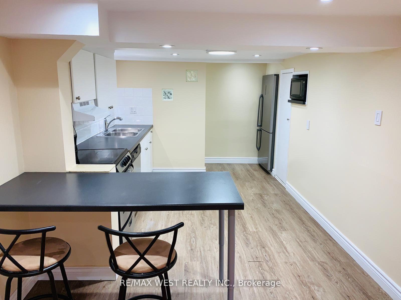 Photo 12 of Unit Lower, 900 Avenue Road, Toronto, Yonge-Eglinton — HOMEH