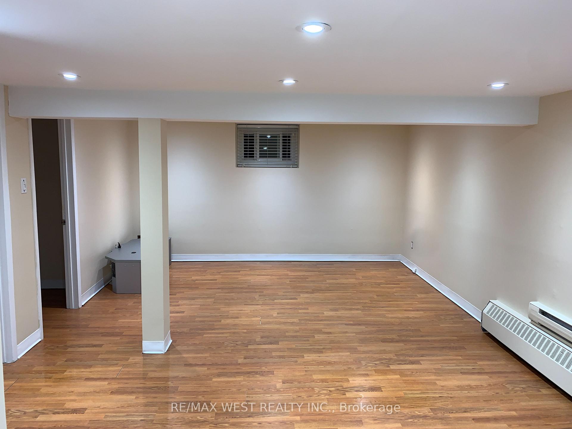 Photo 14 of Unit Lower, 900 Avenue Road, Toronto, Yonge-Eglinton — HOMEH