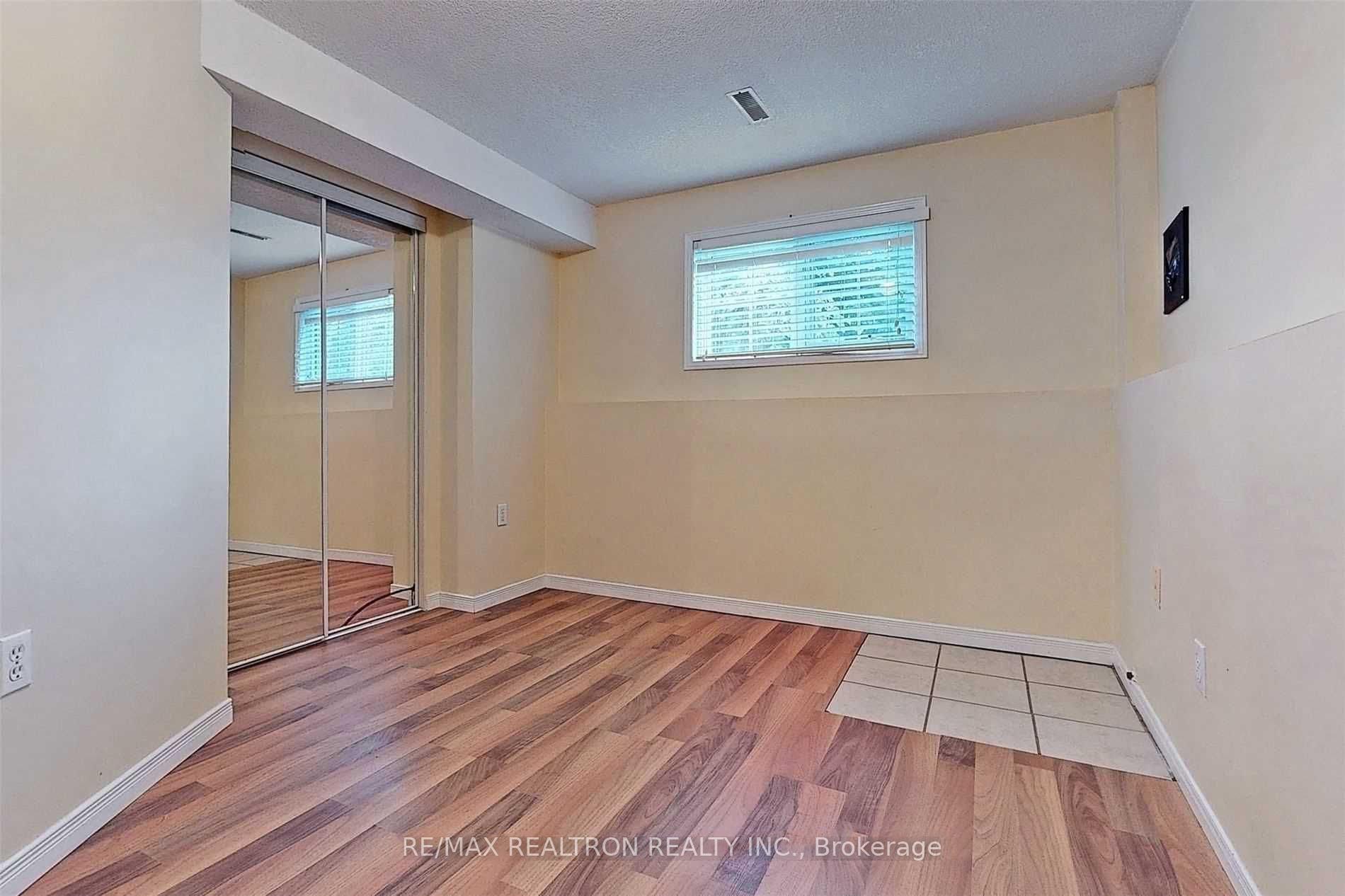 Photo 7 of 48 Jones Drive, Barrie, Grove East — HOMEH