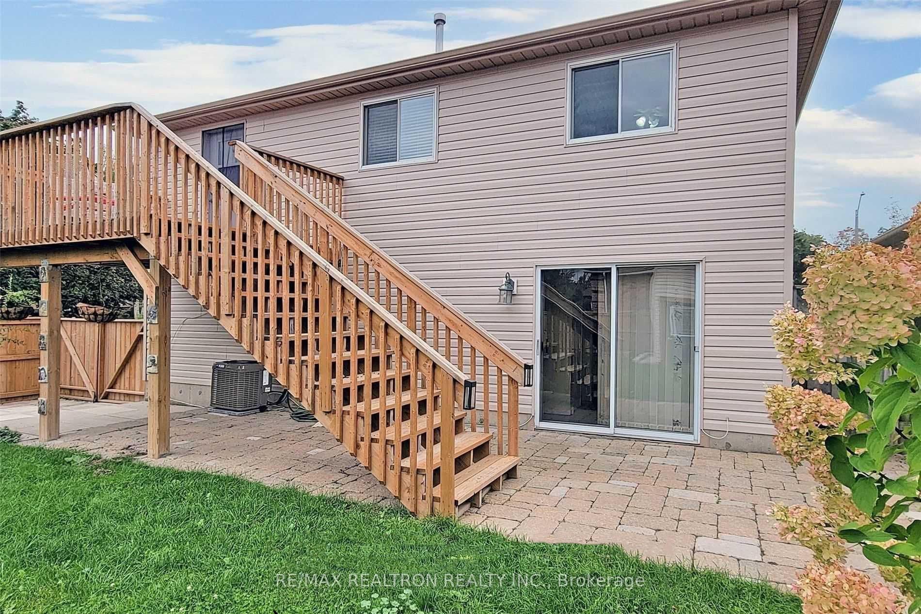 Photo 8 of 48 Jones Drive, Barrie, Grove East — HOMEH