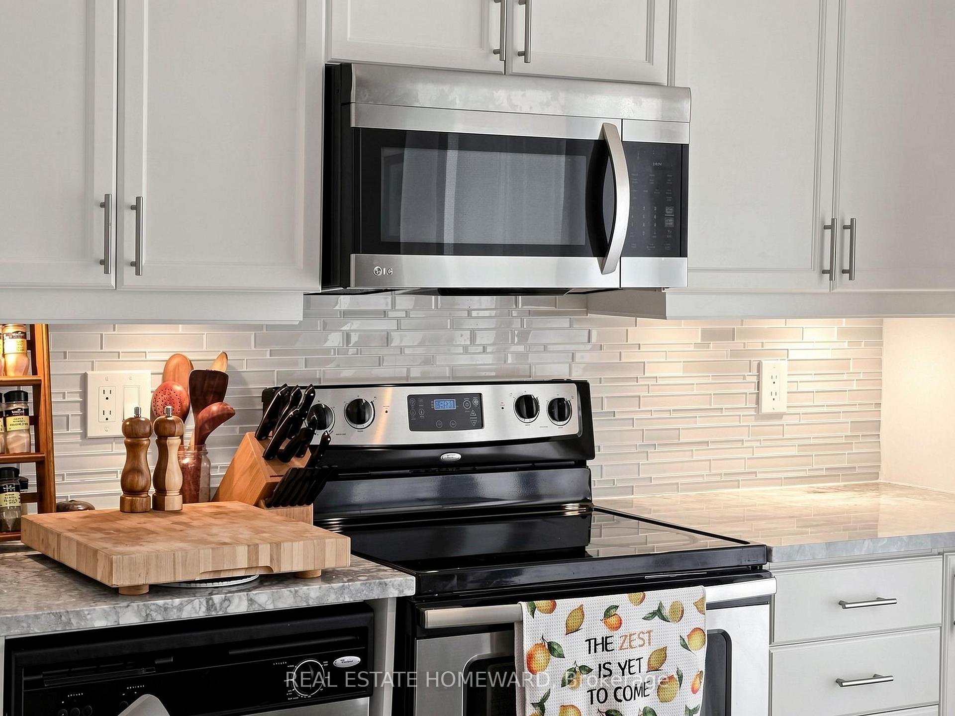 Photo 16 of Unit 309, 15450 Yonge Street, Aurora, Aurora Heights — HOMEH