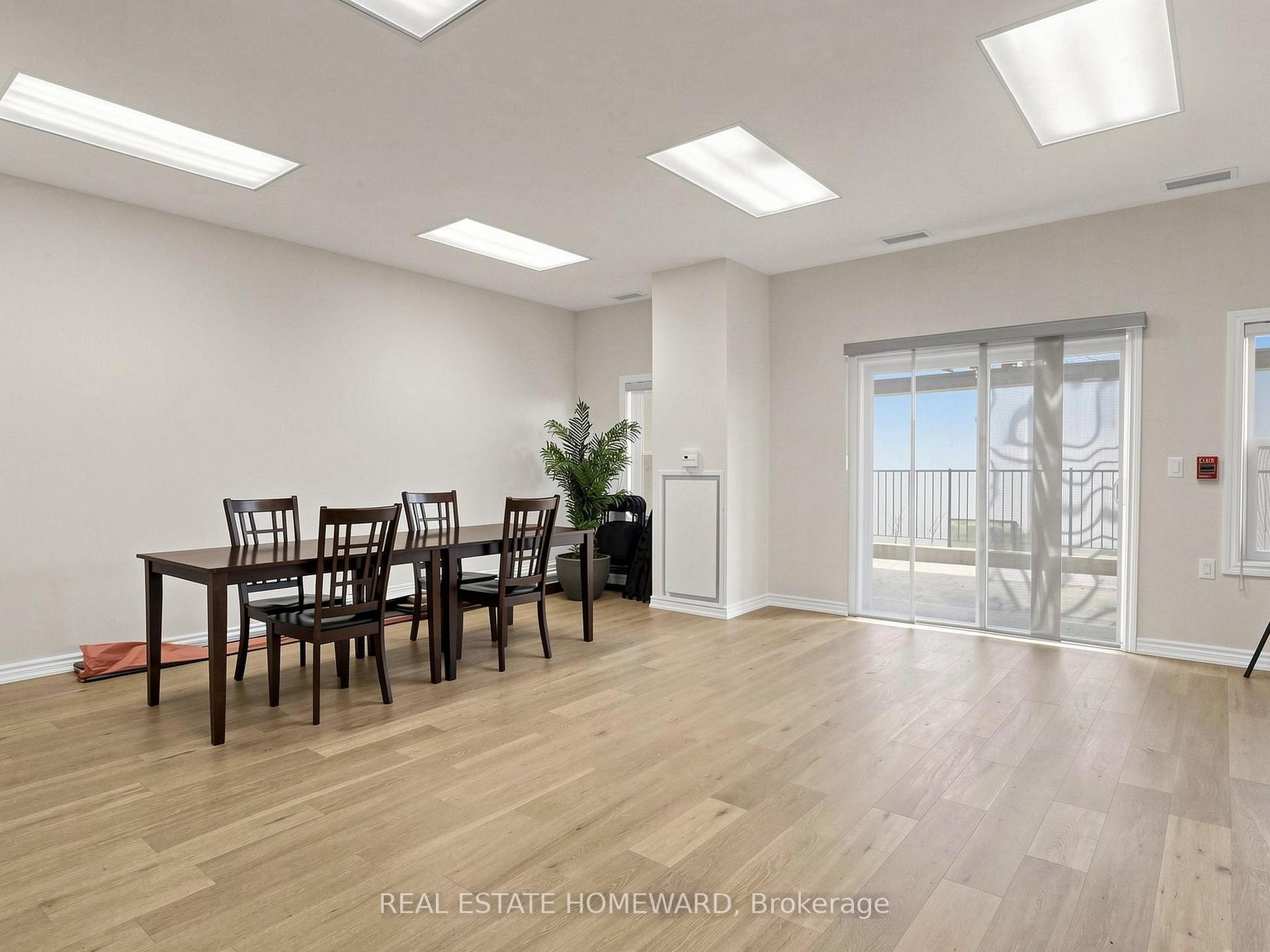 Photo 34 of Unit 309, 15450 Yonge Street, Aurora, Aurora Heights — HOMEH