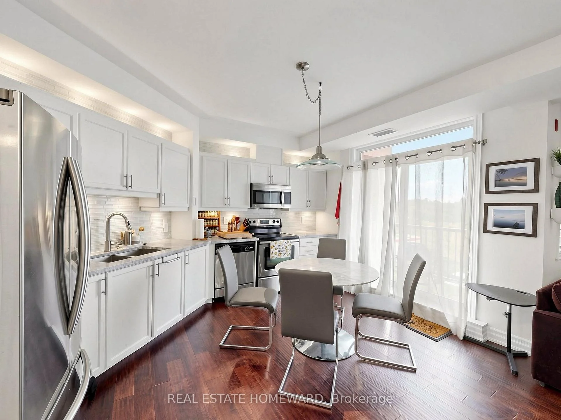 Photo 9 of Unit 309, 15450 Yonge Street, Aurora, Aurora Heights — HOMEH