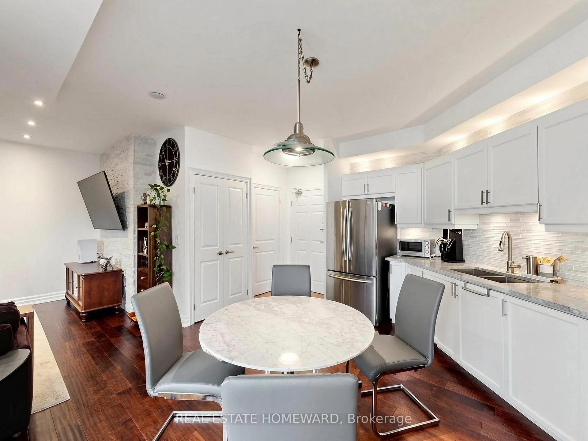 Photo 14 of Unit 309, 15450 Yonge Street, Aurora, Aurora Heights — HOMEH