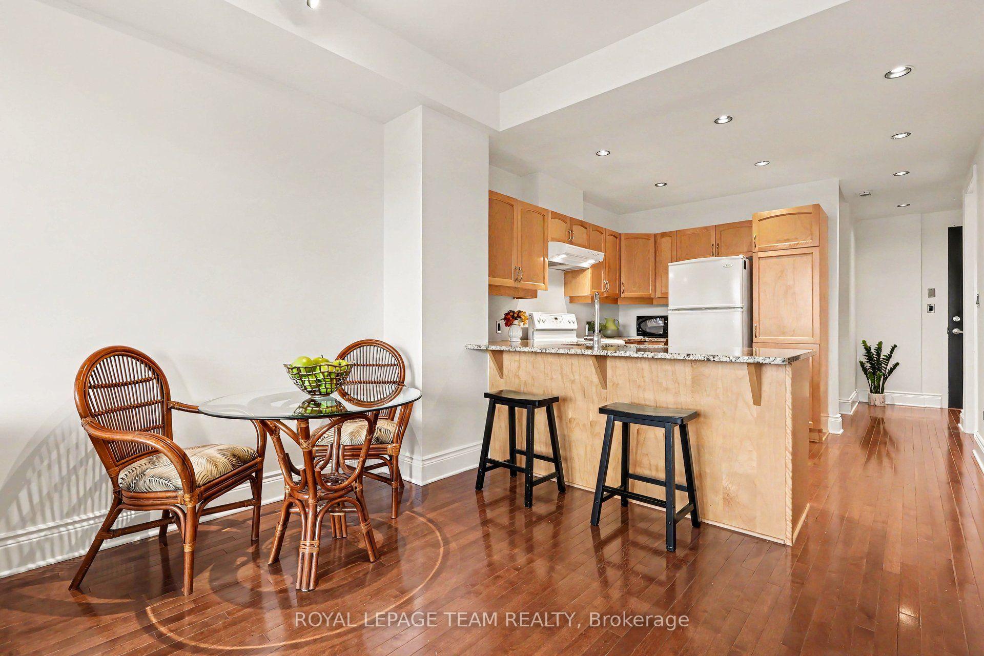 Photo 7 of Unit 405, 330 Loretta Avenue S, Ottawa, West Centre Town — HOMEH