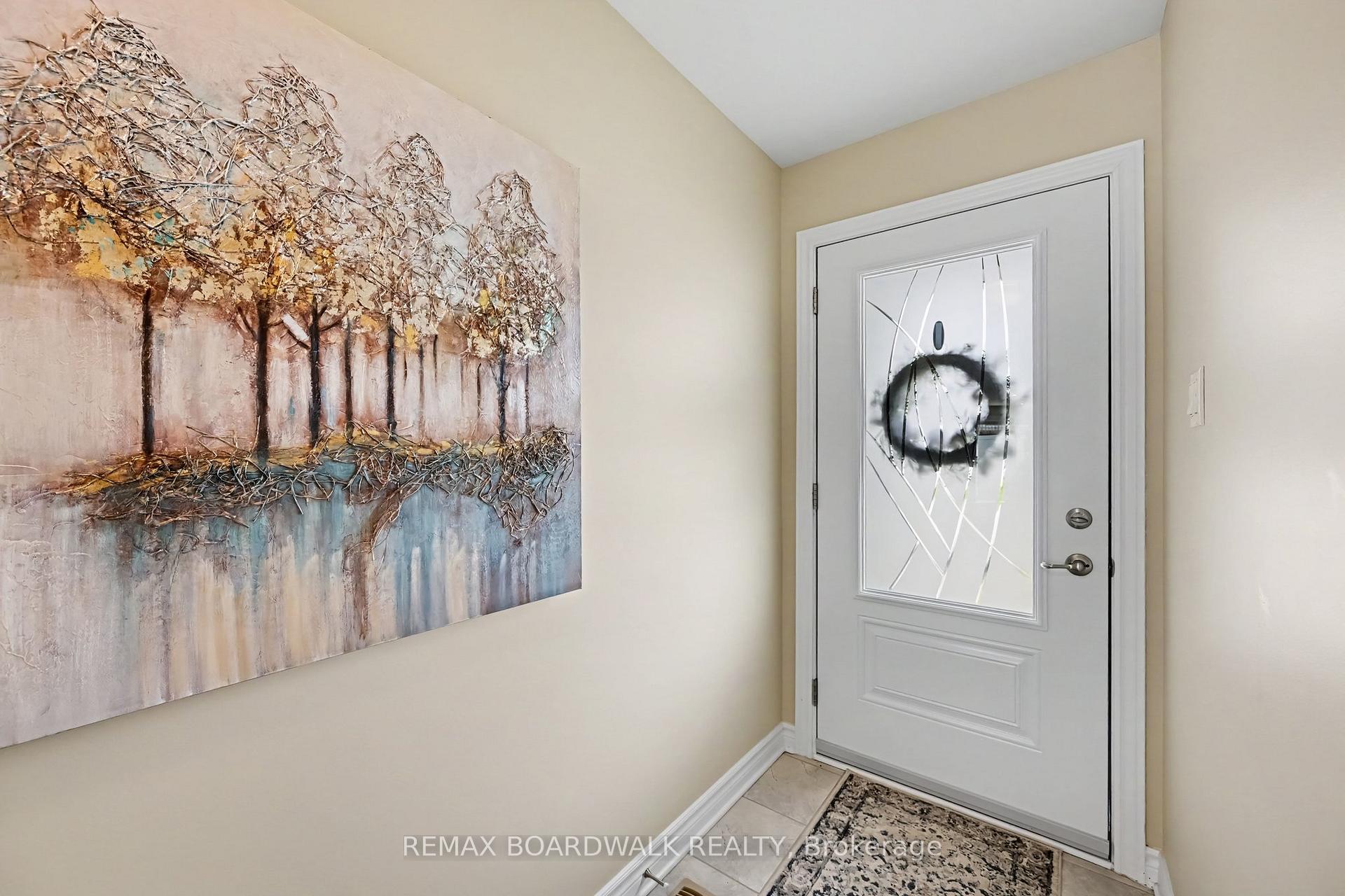 Photo 3 of 100 Seabert Drive, Arnprior, Arnprior — HOMEH