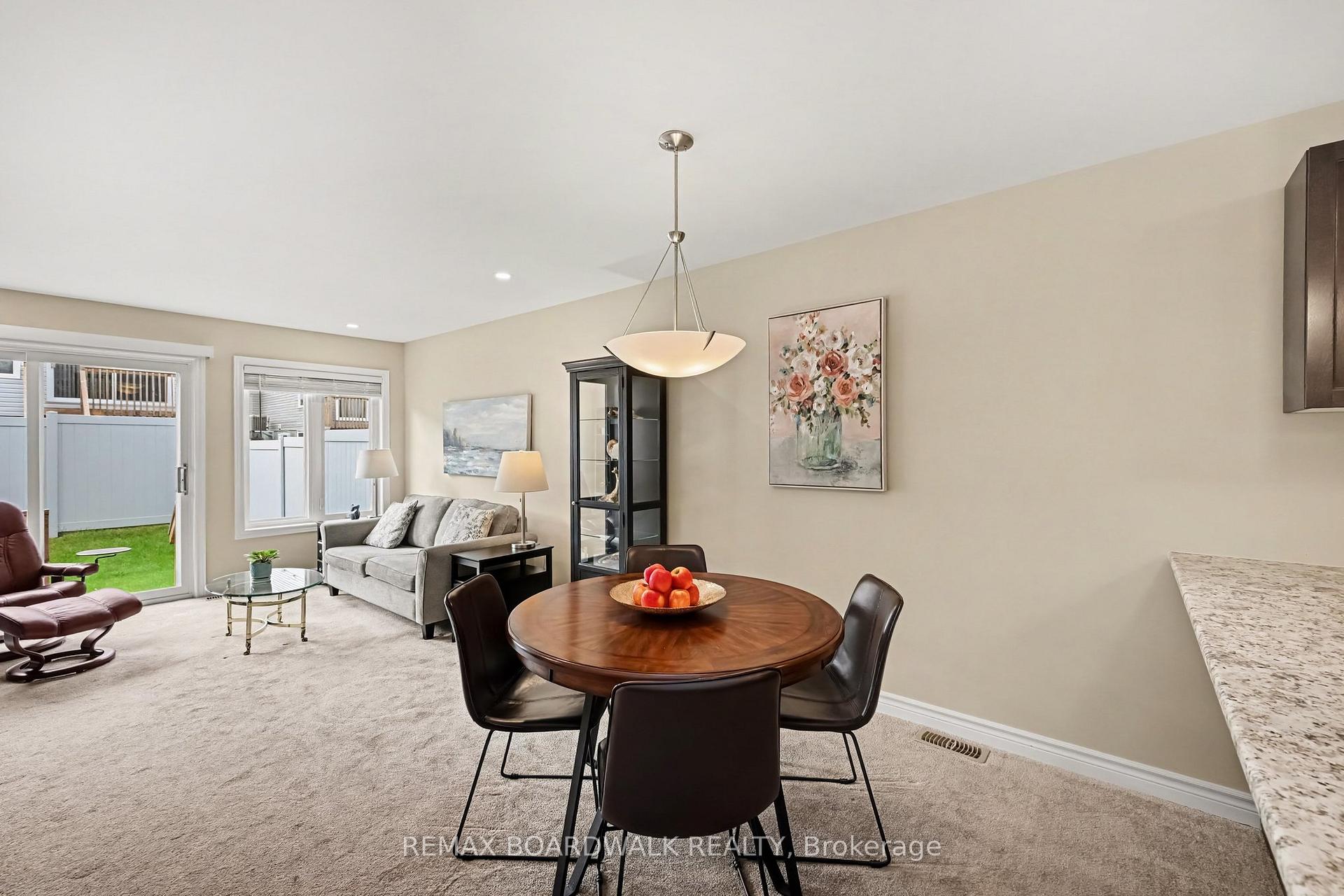 Photo 9 of 100 Seabert Drive, Arnprior, Arnprior — HOMEH