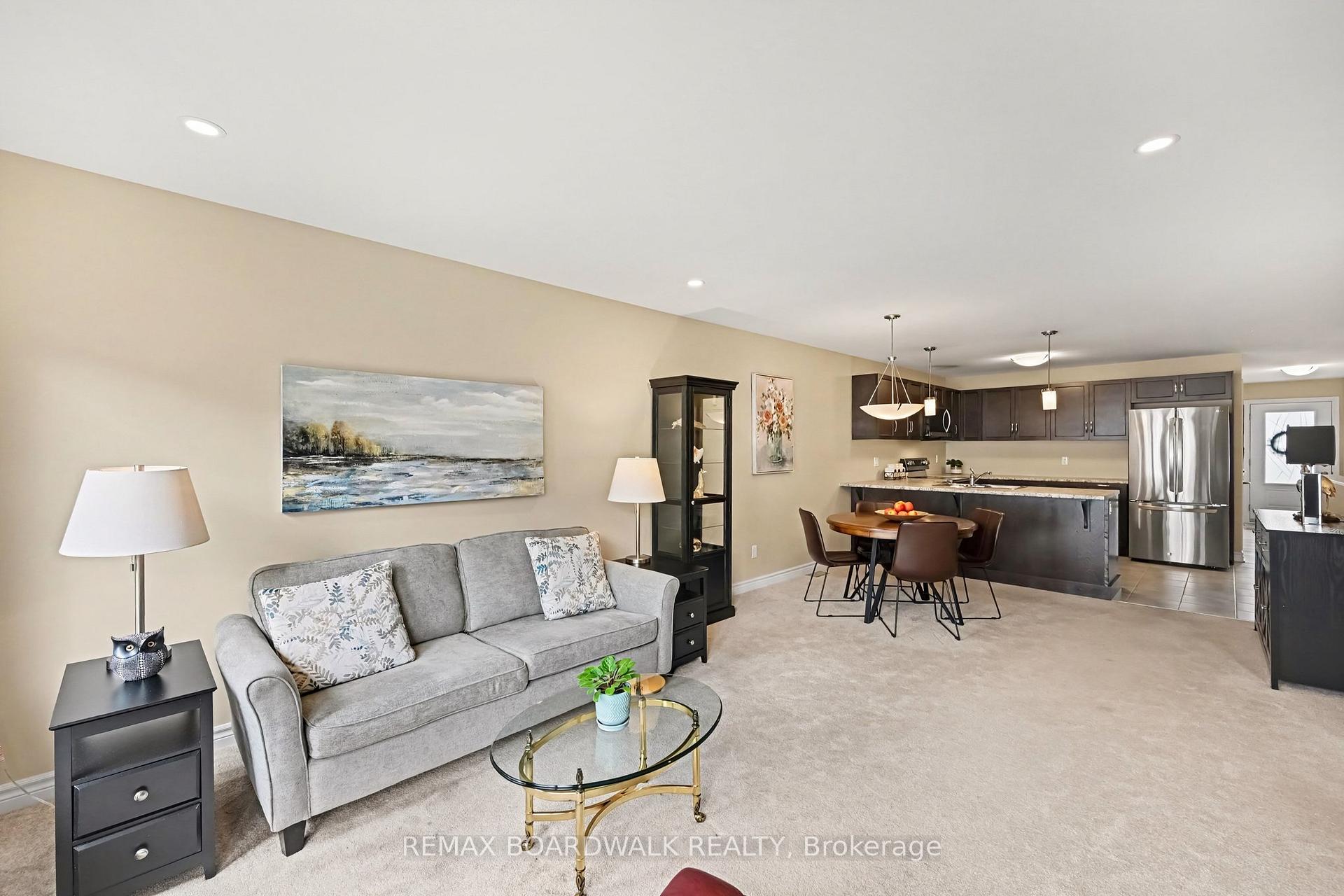 Photo 11 of 100 Seabert Drive, Arnprior, Arnprior — HOMEH