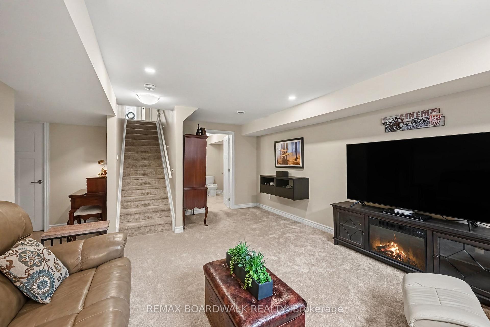 Photo 21 of 100 Seabert Drive, Arnprior, Arnprior — HOMEH