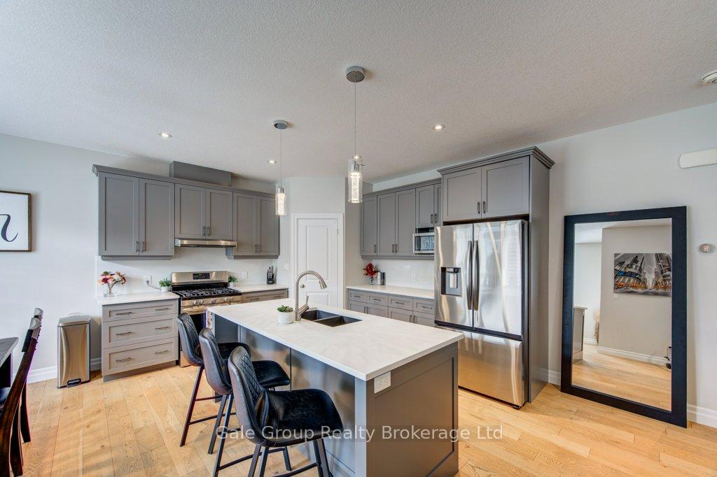 Photo 9 of 971 Downing Drive, Woodstock, Woodstock - North — HOMEH