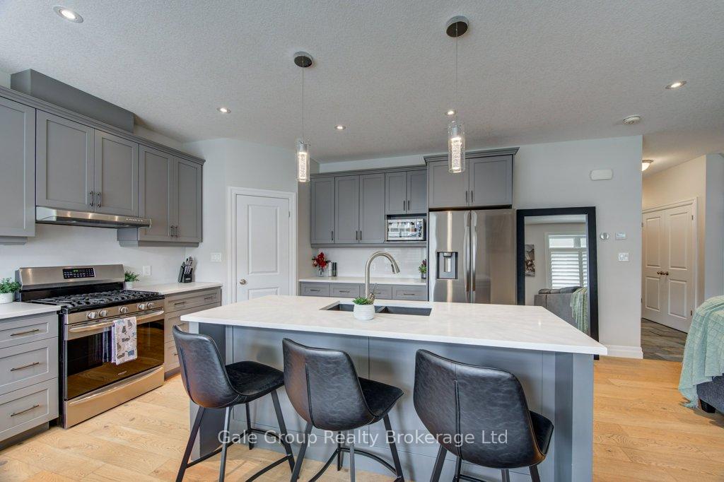 Photo 10 of 971 Downing Drive, Woodstock, Woodstock - North — HOMEH