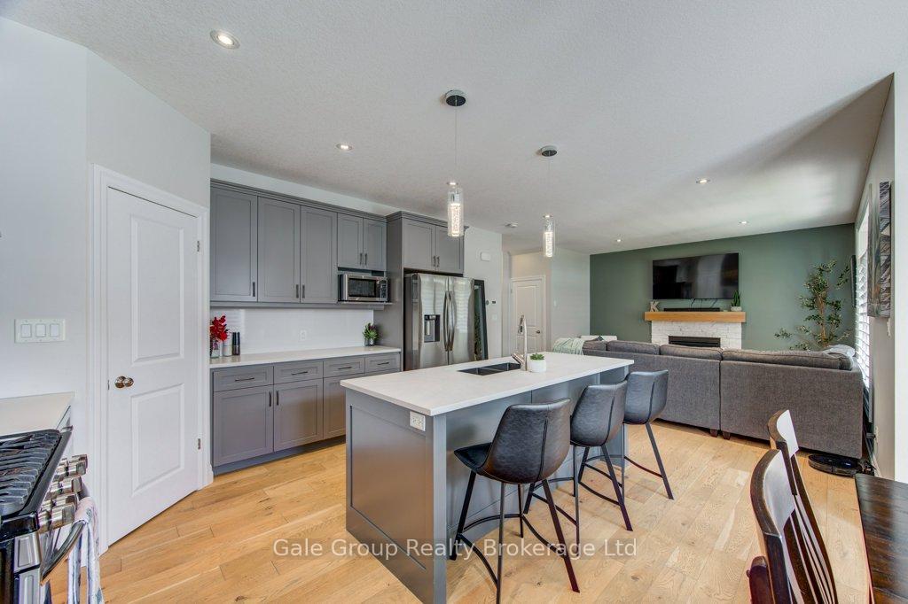 Photo 13 of 971 Downing Drive, Woodstock, Woodstock - North — HOMEH