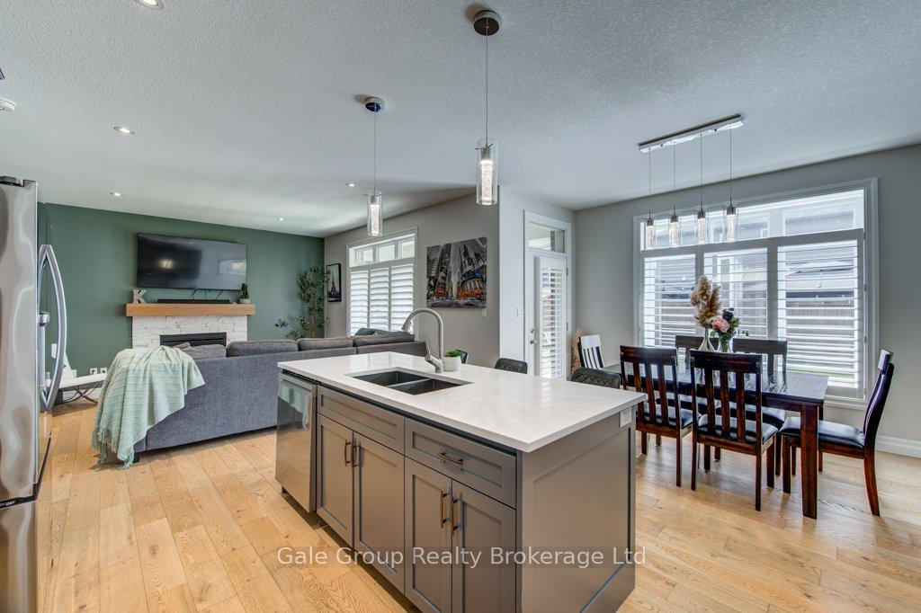 Photo 15 of 971 Downing Drive, Woodstock, Woodstock - North — HOMEH