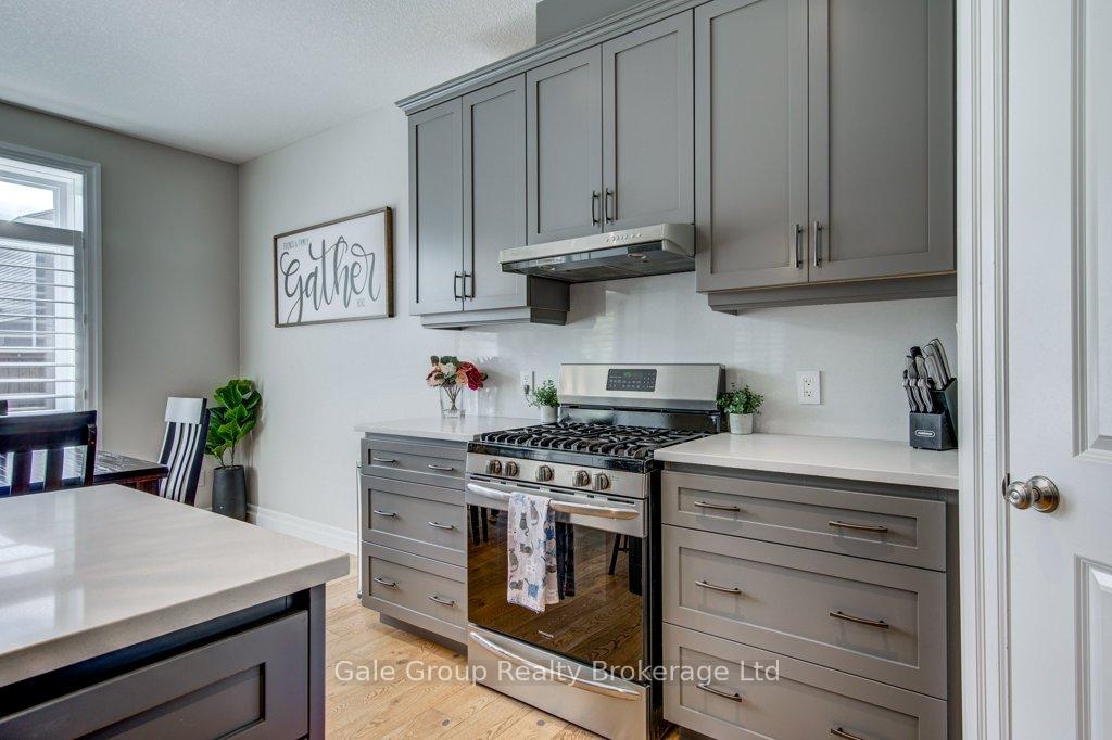 Photo 16 of 971 Downing Drive, Woodstock, Woodstock - North — HOMEH