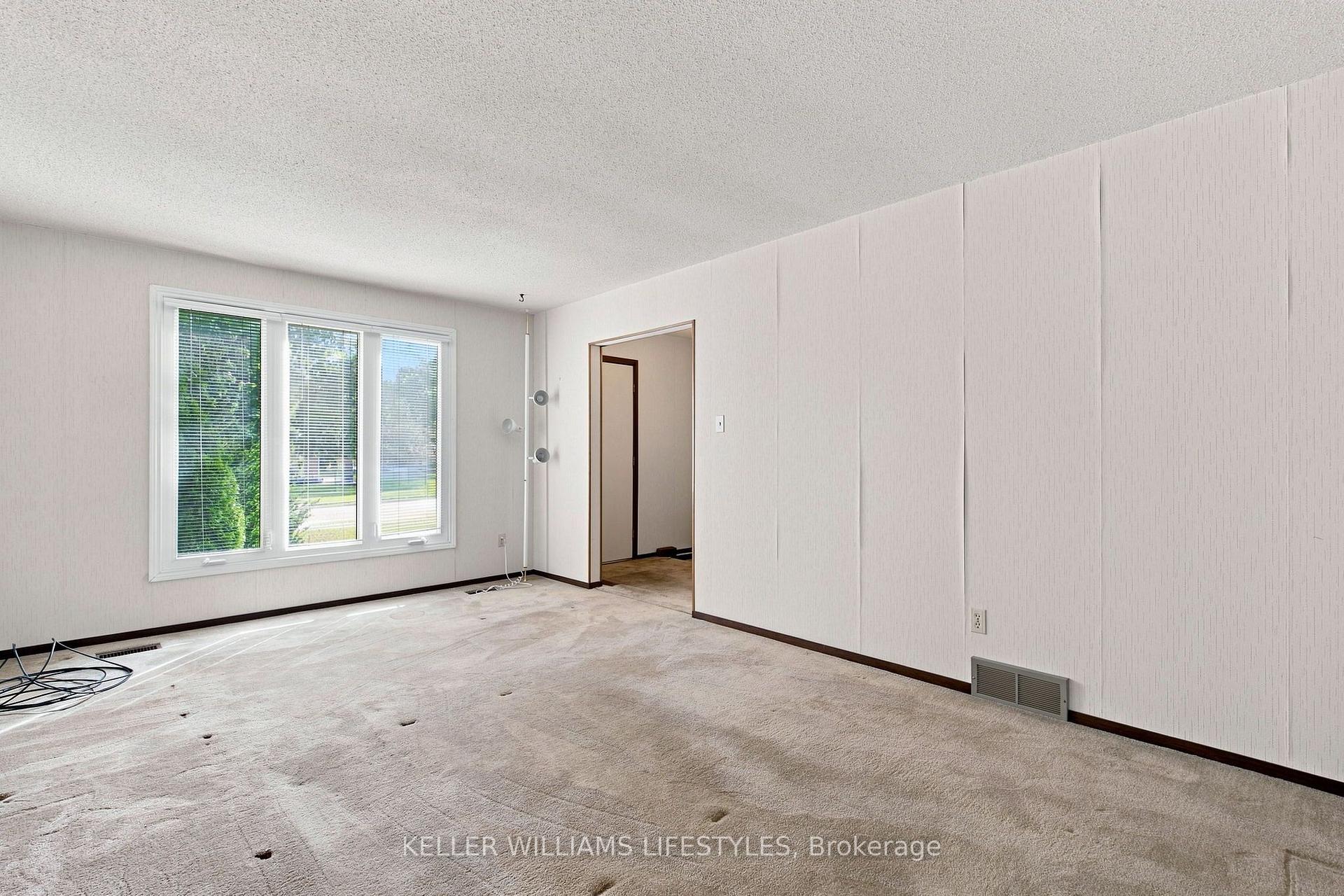 Photo 6 of 1733 Aldersbrook Road, London, North F — HOMEH
