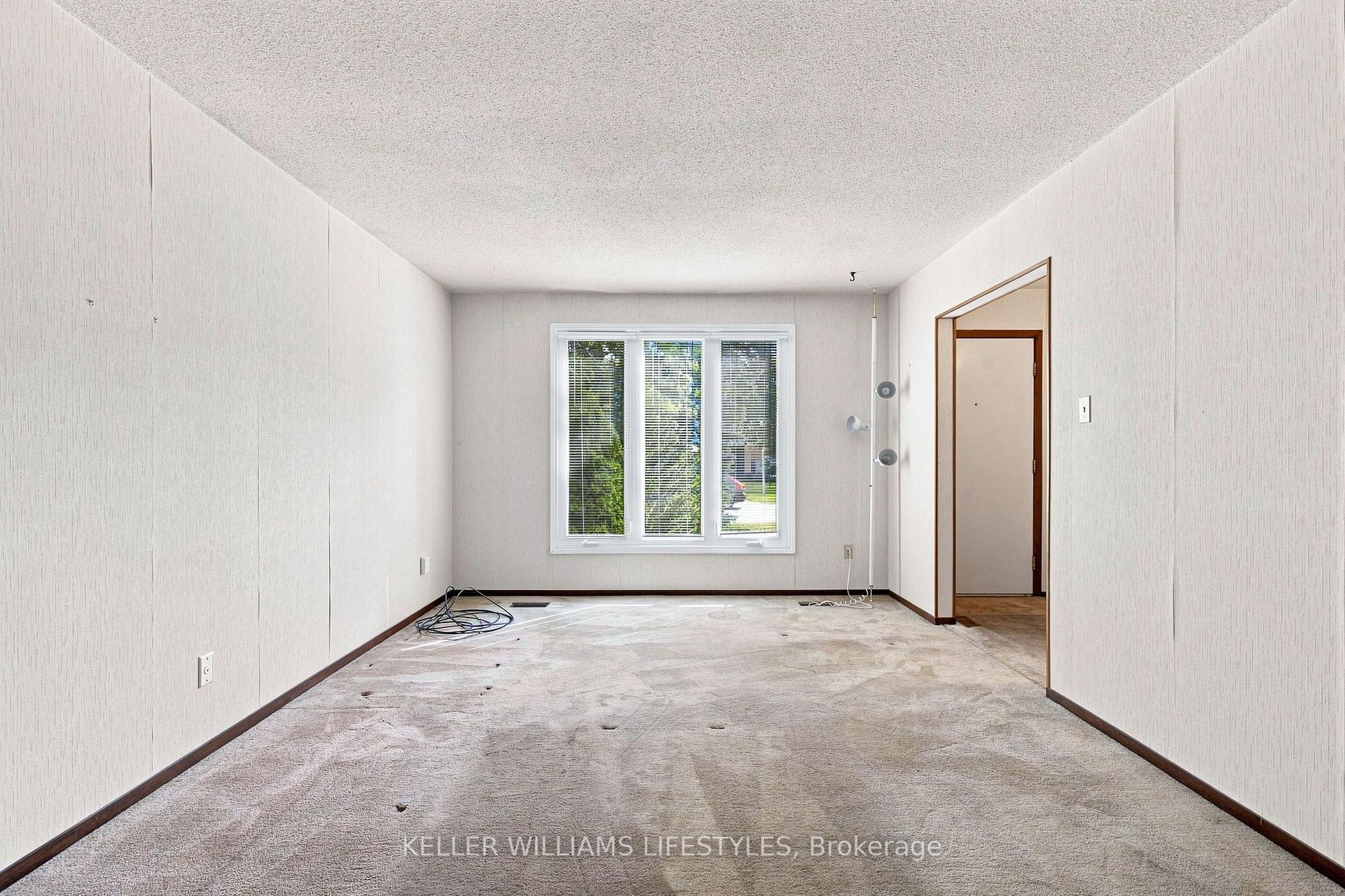 Photo 7 of 1733 Aldersbrook Road, London, North F — HOMEH