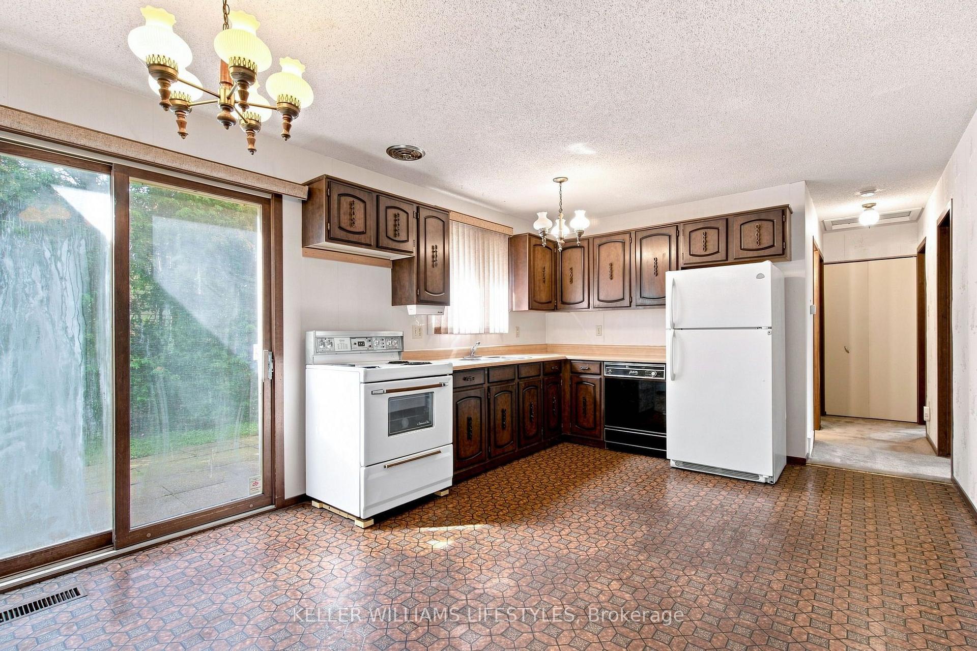 Photo 9 of 1733 Aldersbrook Road, London, North F — HOMEH