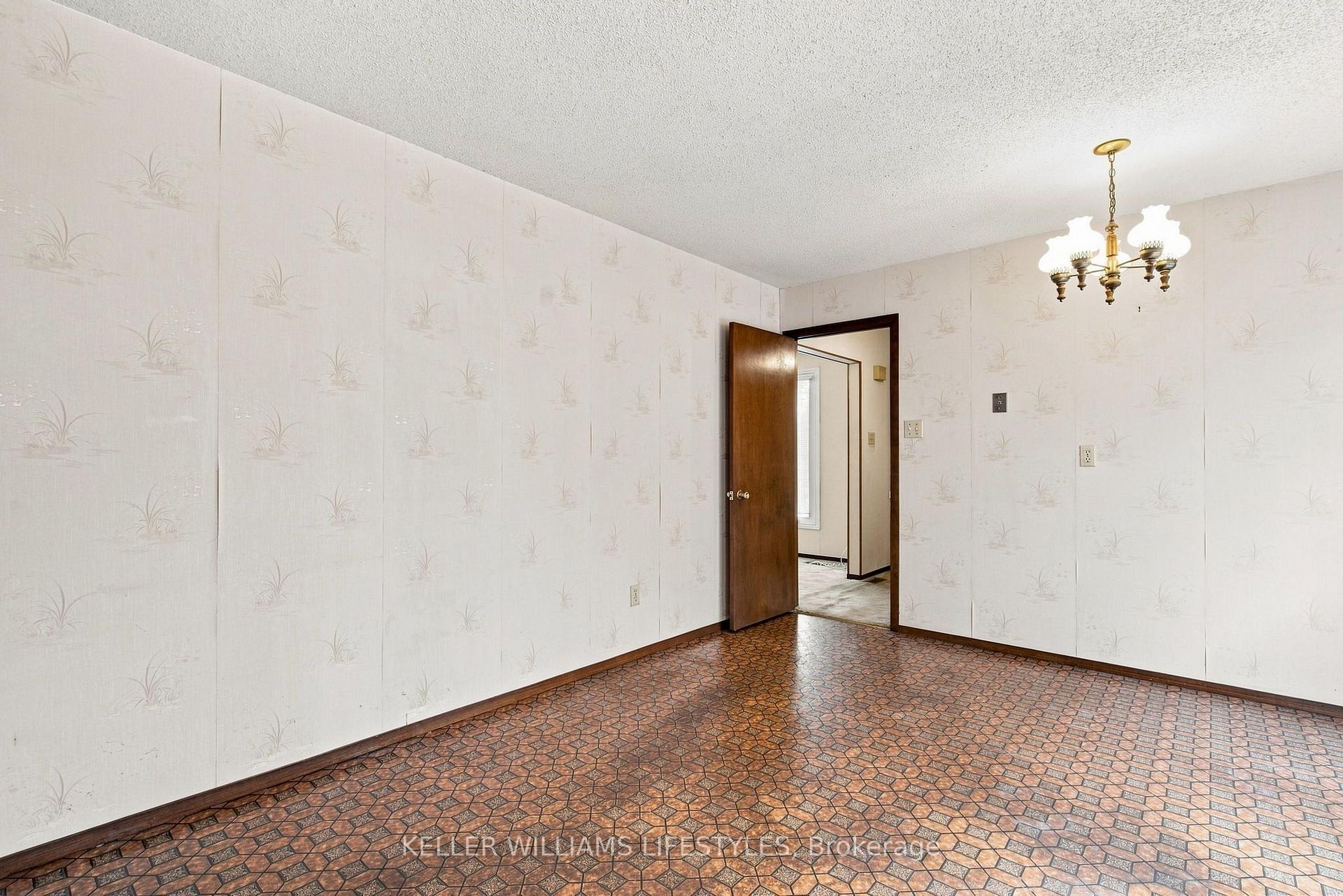 Photo 13 of 1733 Aldersbrook Road, London, North F — HOMEH