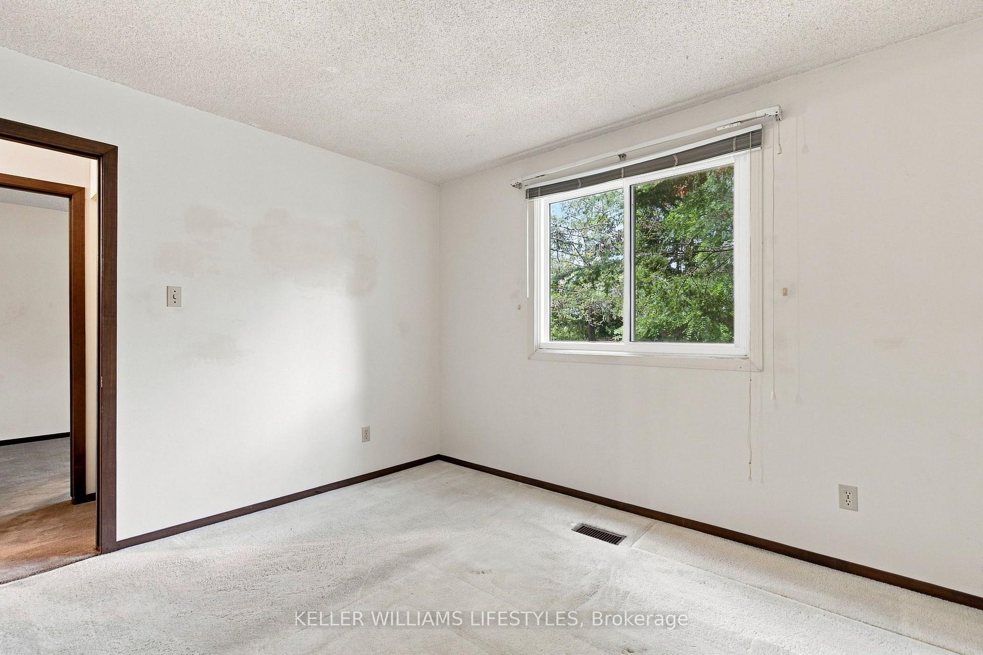 Photo 20 of 1733 Aldersbrook Road, London, North F — HOMEH