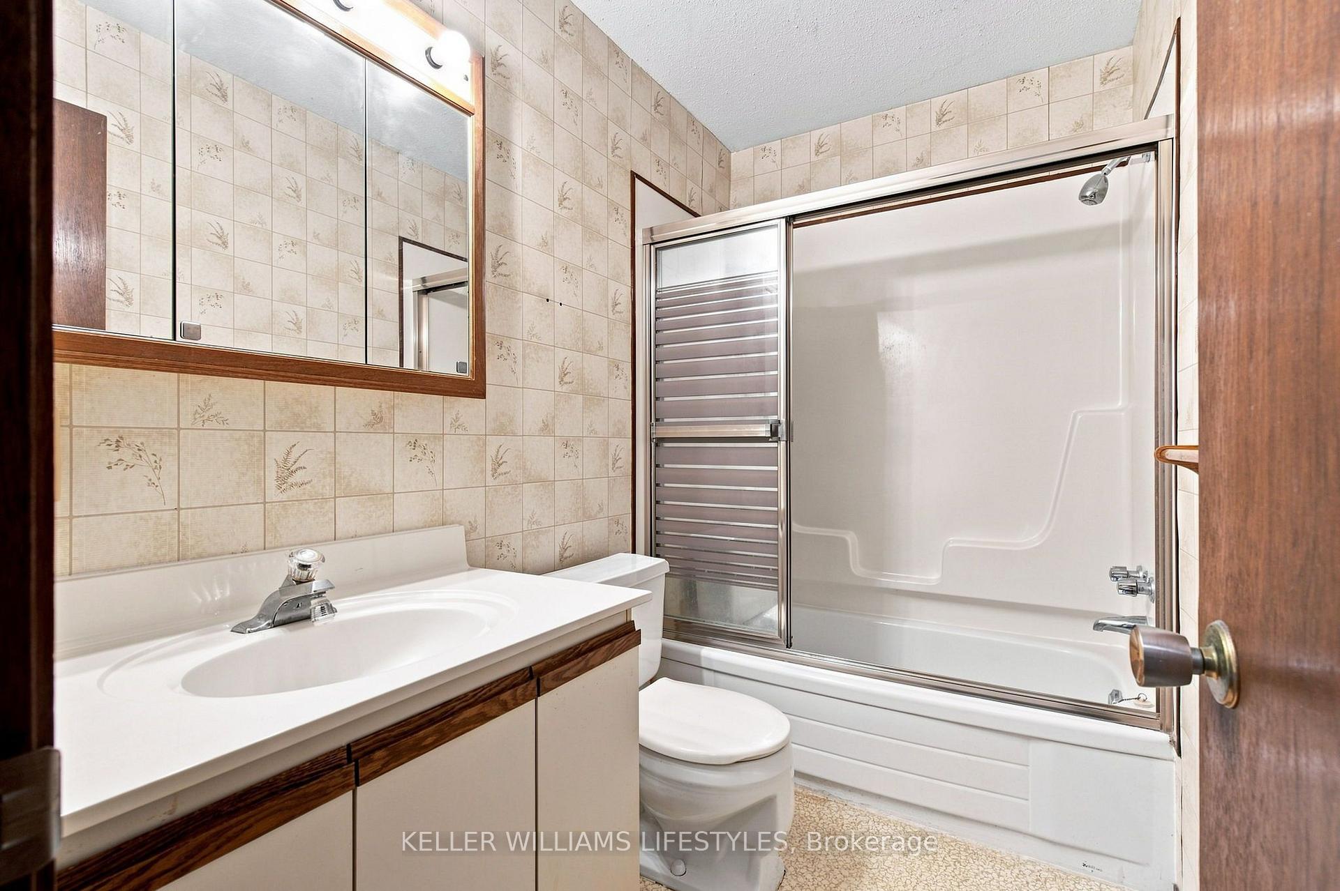 Photo 25 of 1733 Aldersbrook Road, London, North F — HOMEH