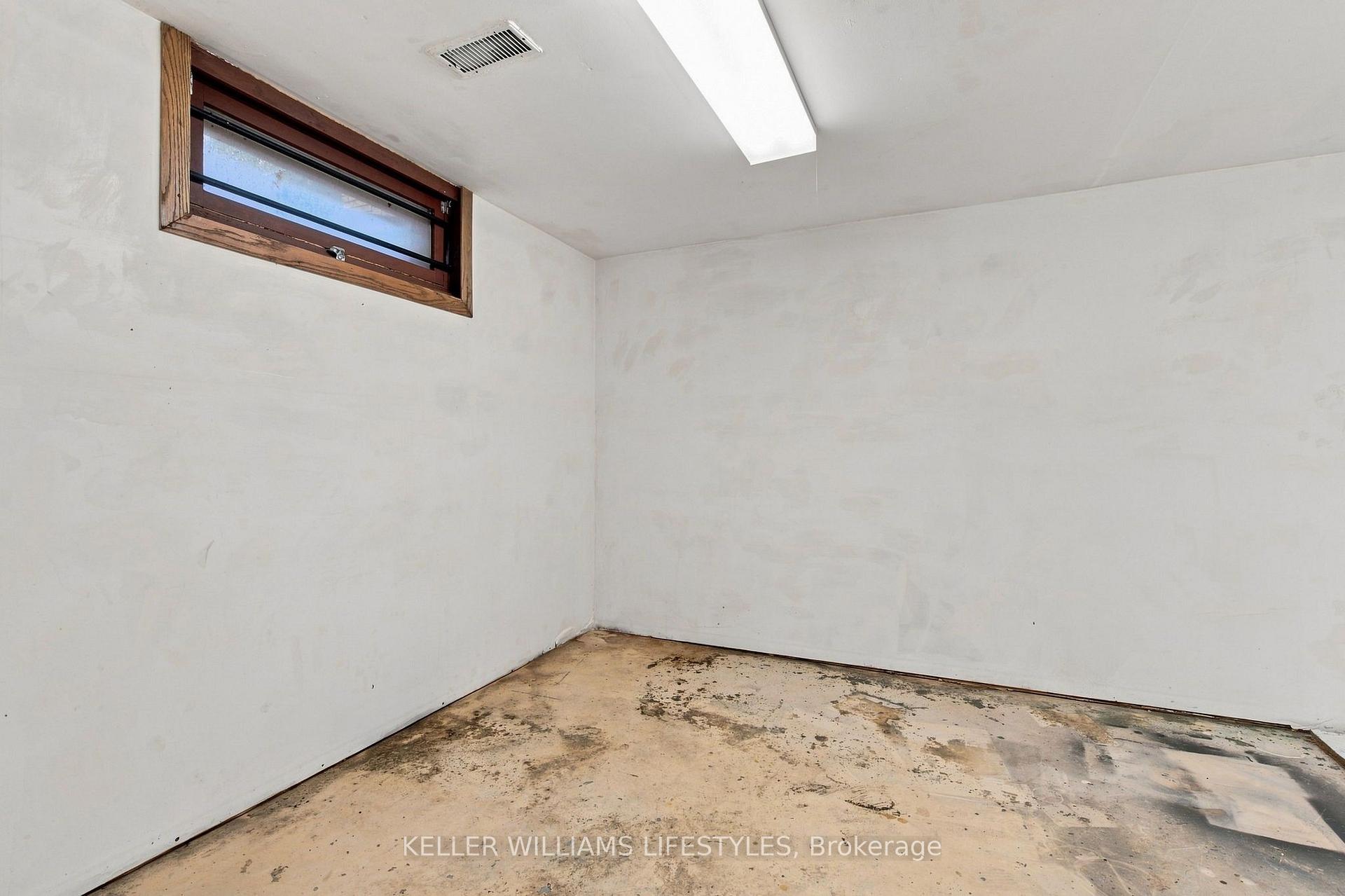 Photo 34 of 1733 Aldersbrook Road, London, North F — HOMEH