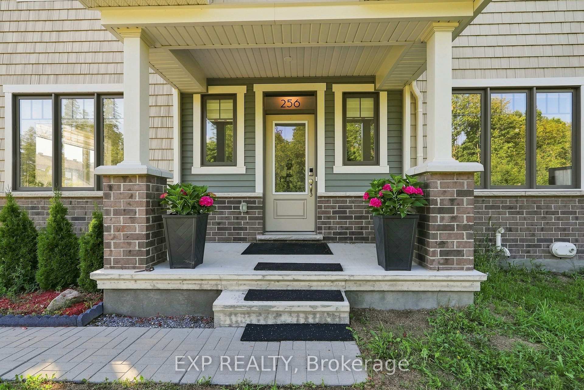 Photo 2 of 256 Billrian Crescent, Ottawa, Stittsville (North) — HOMEH