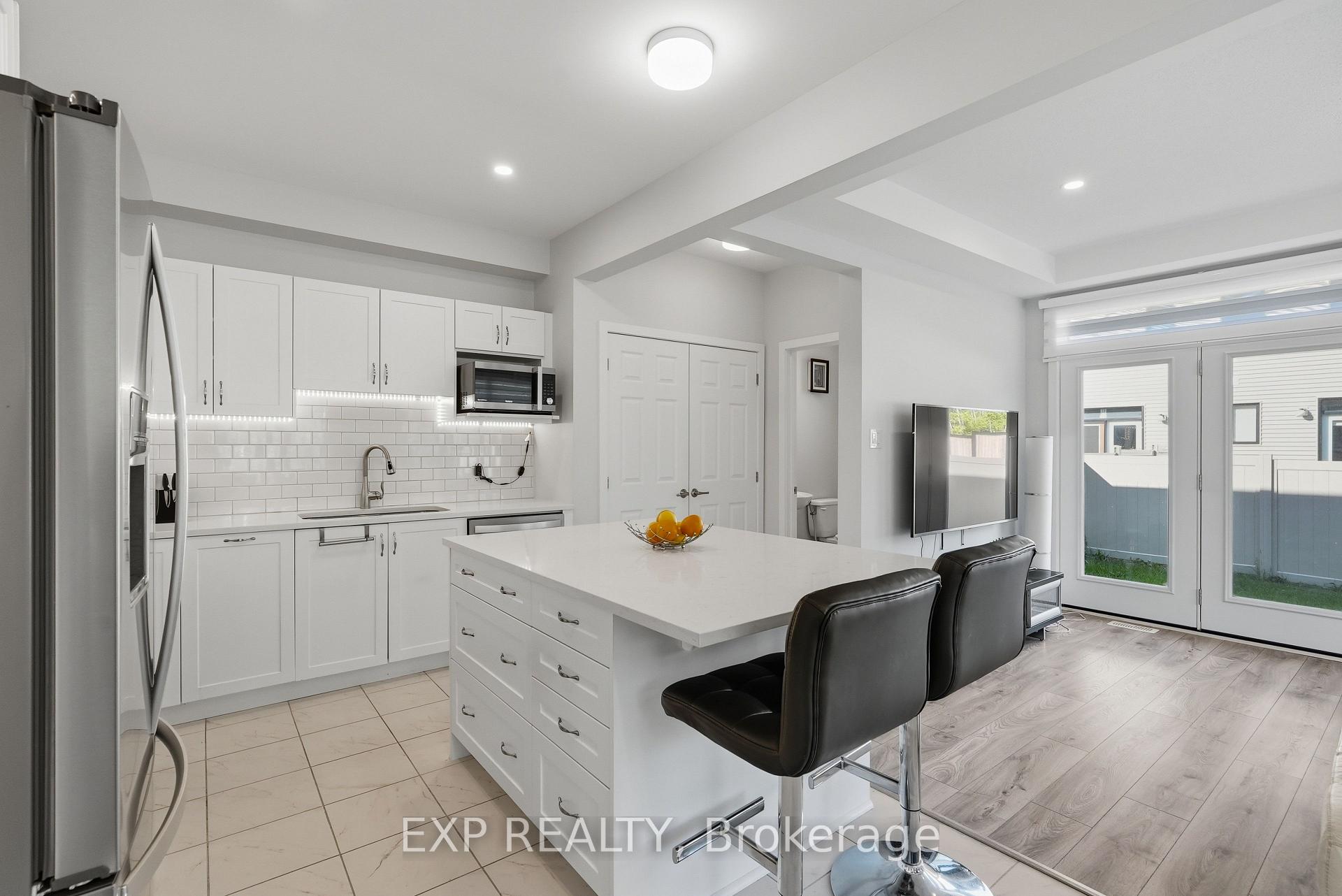 Photo 10 of 256 Billrian Crescent, Ottawa, Stittsville (North) — HOMEH