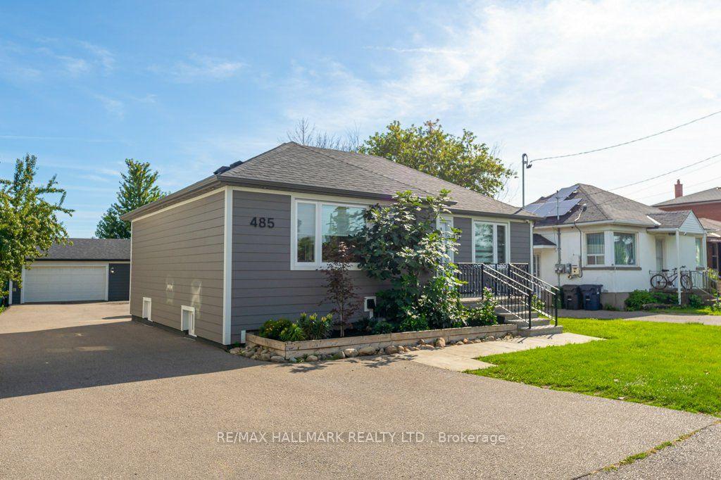 Photo 2 of 485 Evans Avenue, Etobicoke, Alderwood — HOMEH