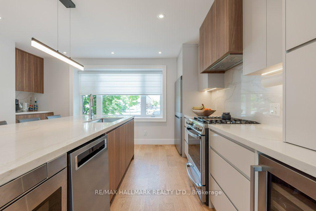 Photo 11 of 485 Evans Avenue, Etobicoke, Alderwood — HOMEH