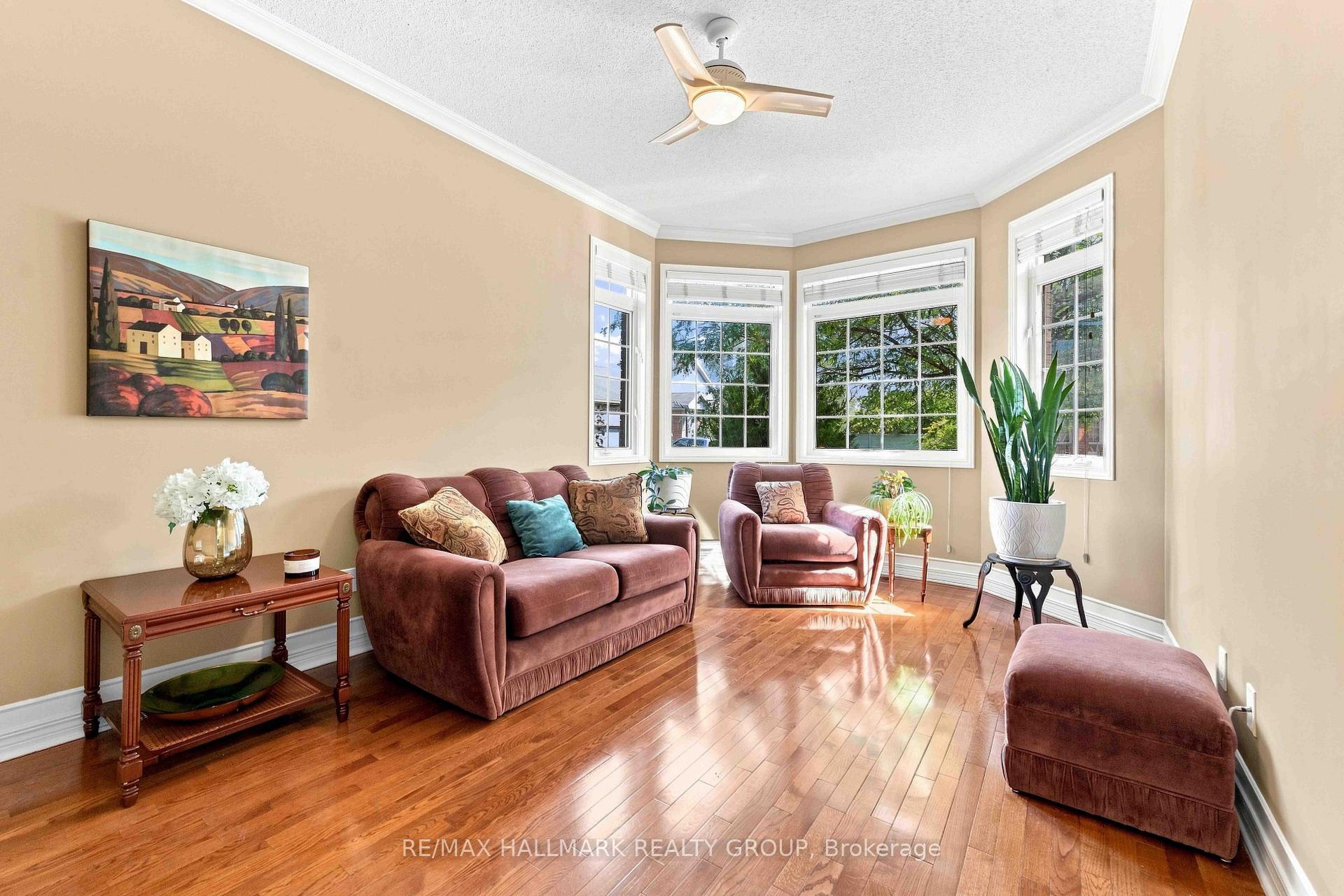 Photo 4 of 121 Bartlett Private, Ottawa, Hunt Club/Western Community — HOMEH
