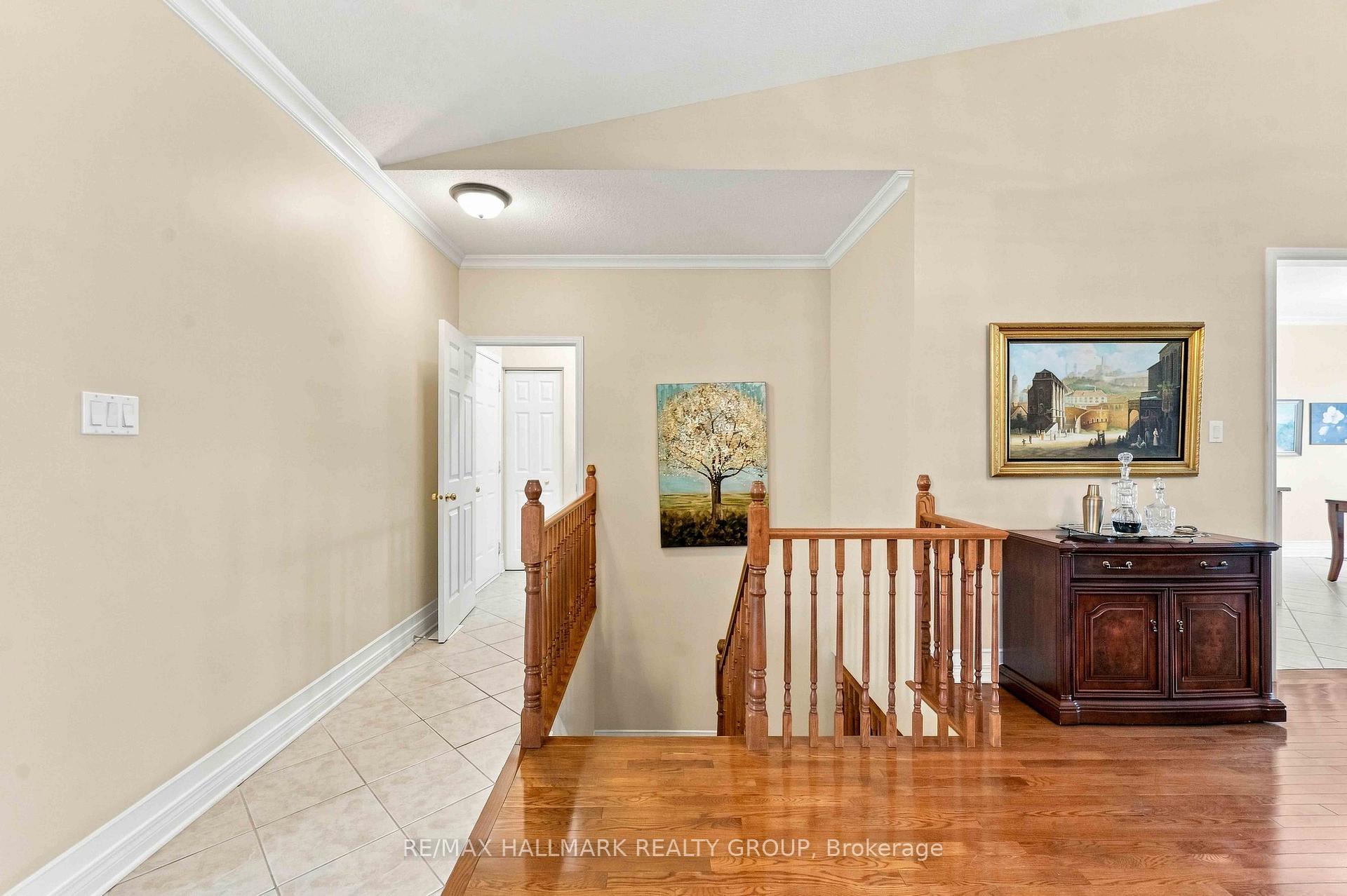 Photo 9 of 121 Bartlett Private, Ottawa, Hunt Club/Western Community — HOMEH