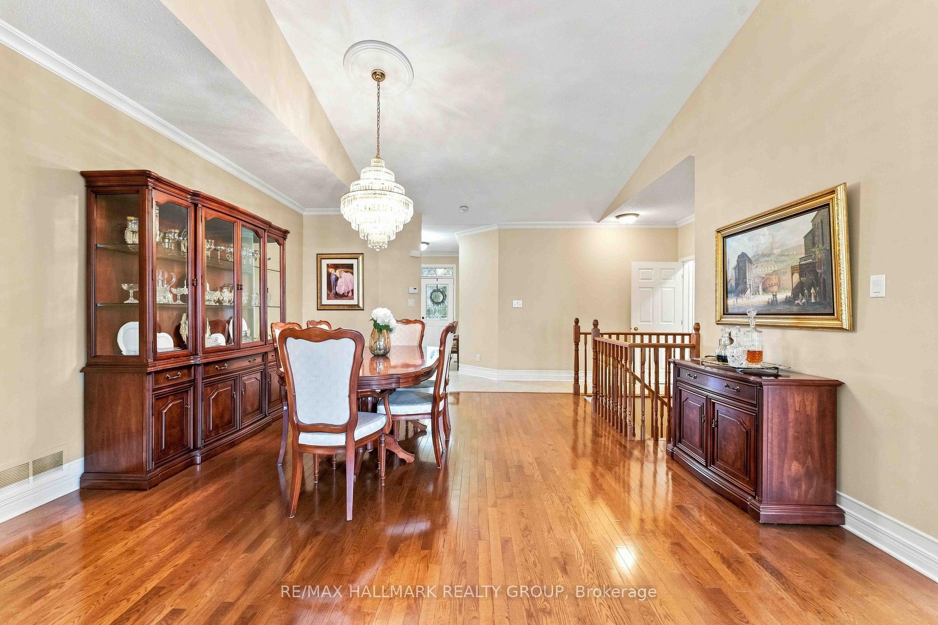 Photo 11 of 121 Bartlett Private, Ottawa, Hunt Club/Western Community — HOMEH