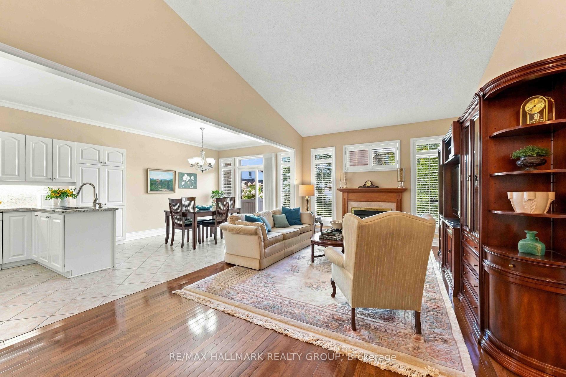 Photo 12 of 121 Bartlett Private, Ottawa, Hunt Club/Western Community — HOMEH