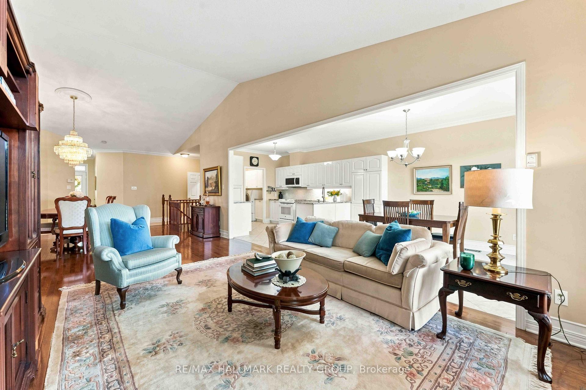 Photo 15 of 121 Bartlett Private, Ottawa, Hunt Club/Western Community — HOMEH