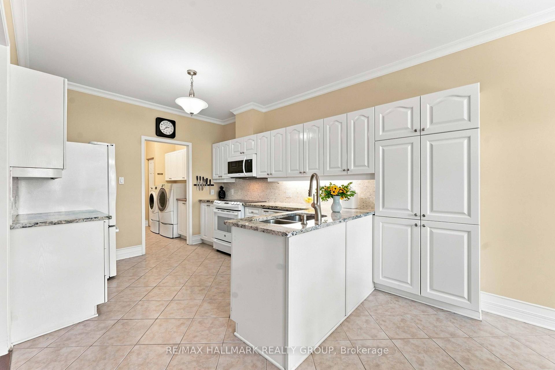 Photo 17 of 121 Bartlett Private, Ottawa, Hunt Club/Western Community — HOMEH