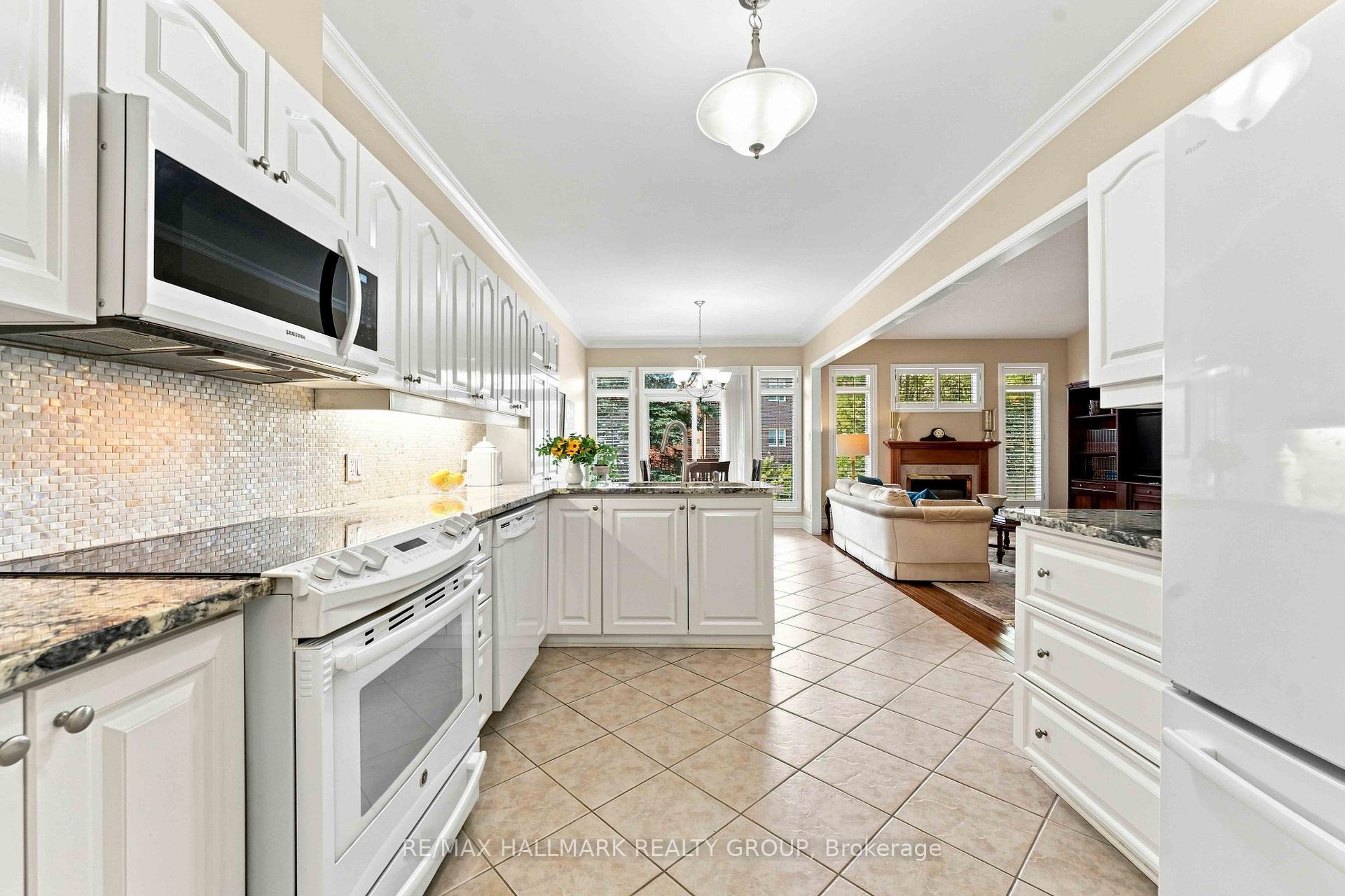 Photo 19 of 121 Bartlett Private, Ottawa, Hunt Club/Western Community — HOMEH