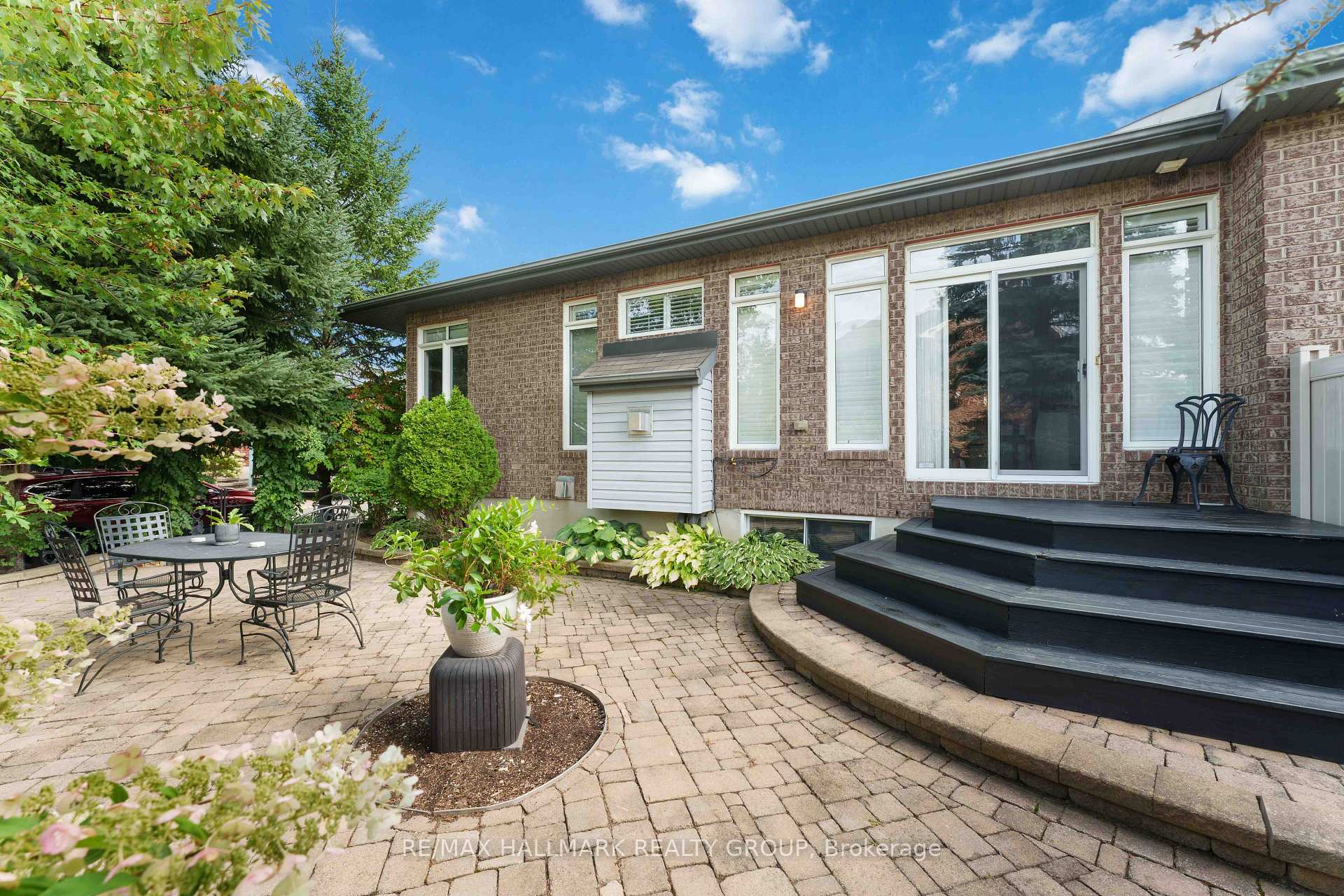 Photo 39 of 121 Bartlett Private, Ottawa, Hunt Club/Western Community — HOMEH