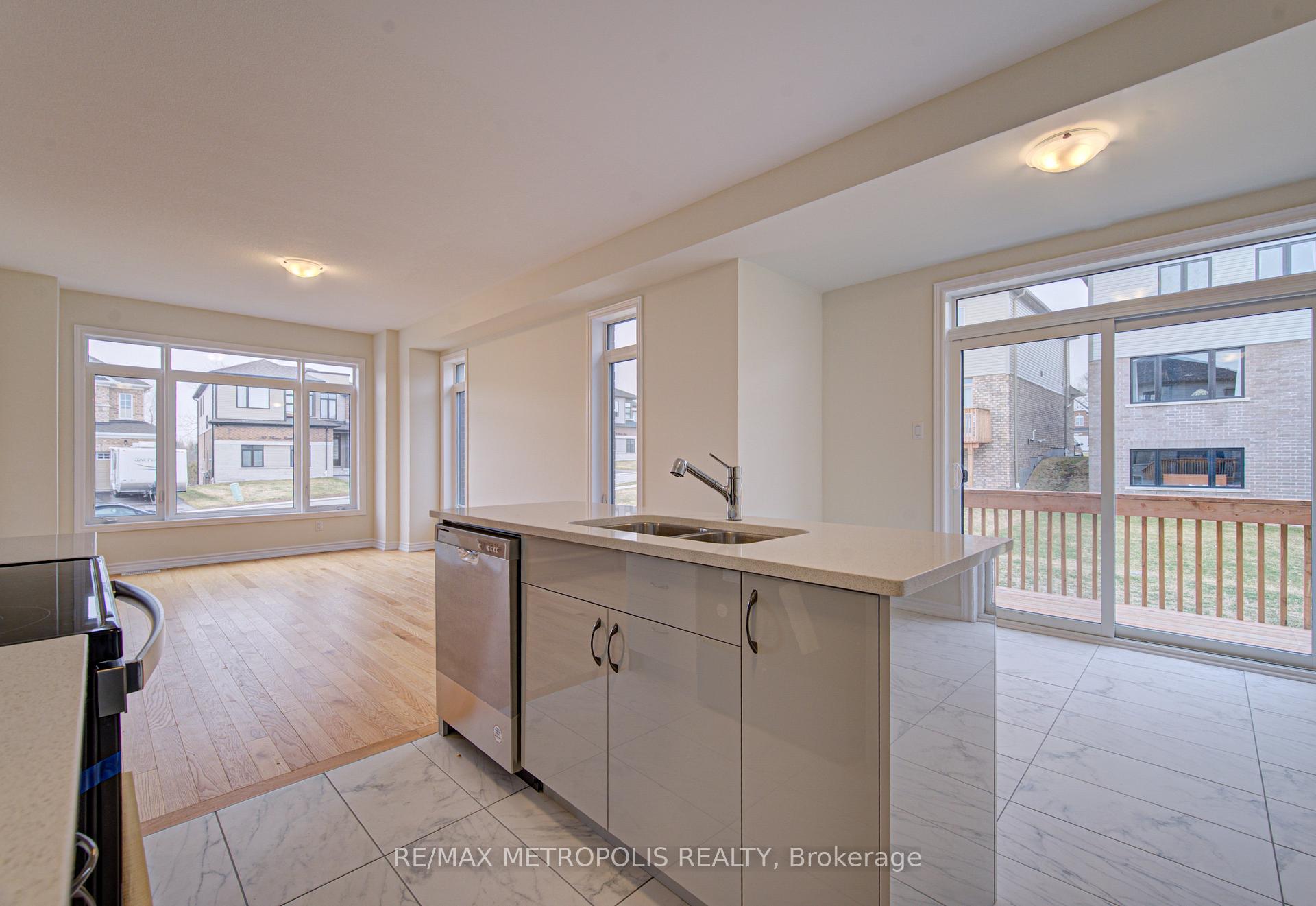 Photo 20 of 25 Heming Street, Brant, Paris — HOMEH