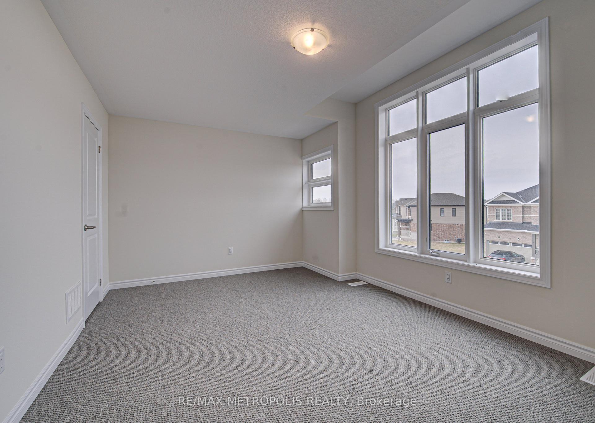 Photo 34 of 25 Heming Street, Brant, Paris — HOMEH