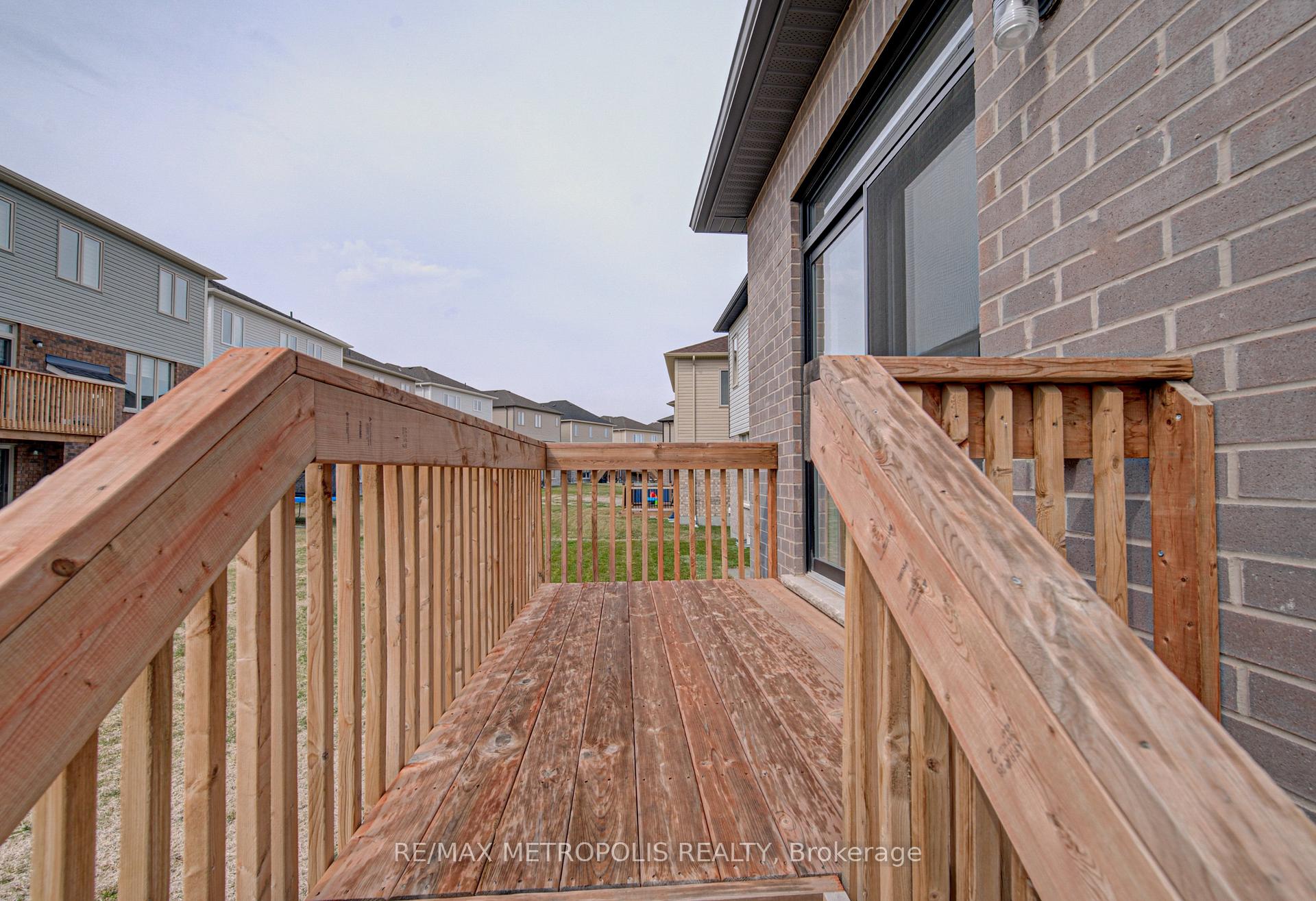 Photo 43 of 25 Heming Street, Brant, Paris — HOMEH