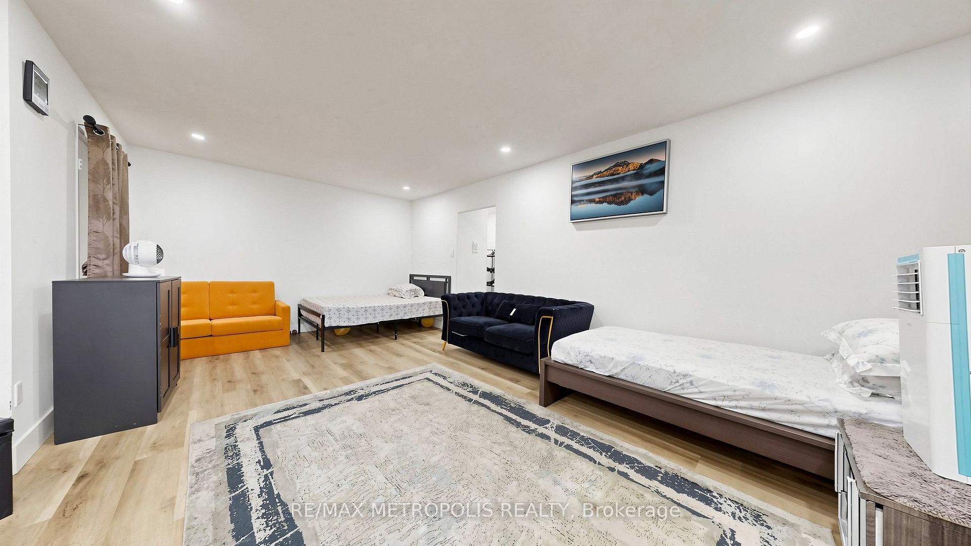 Photo 8 of Unit 1006, 3555 Derry Road E, Mississauga, Malton — HOMEH