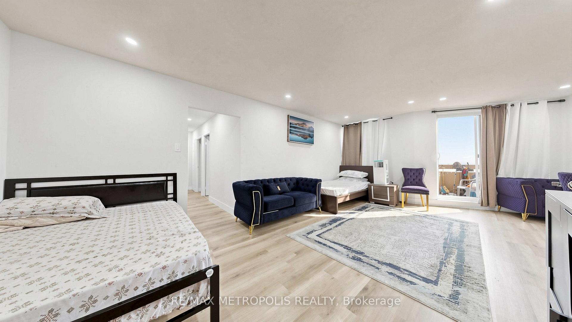 Photo 10 of Unit 1006, 3555 Derry Road E, Mississauga, Malton — HOMEH