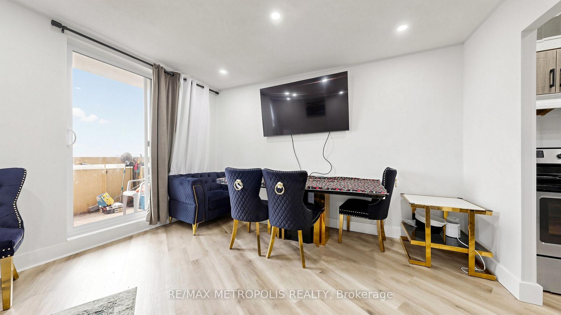 Photo 11 of Unit 1006, 3555 Derry Road E, Mississauga, Malton — HOMEH