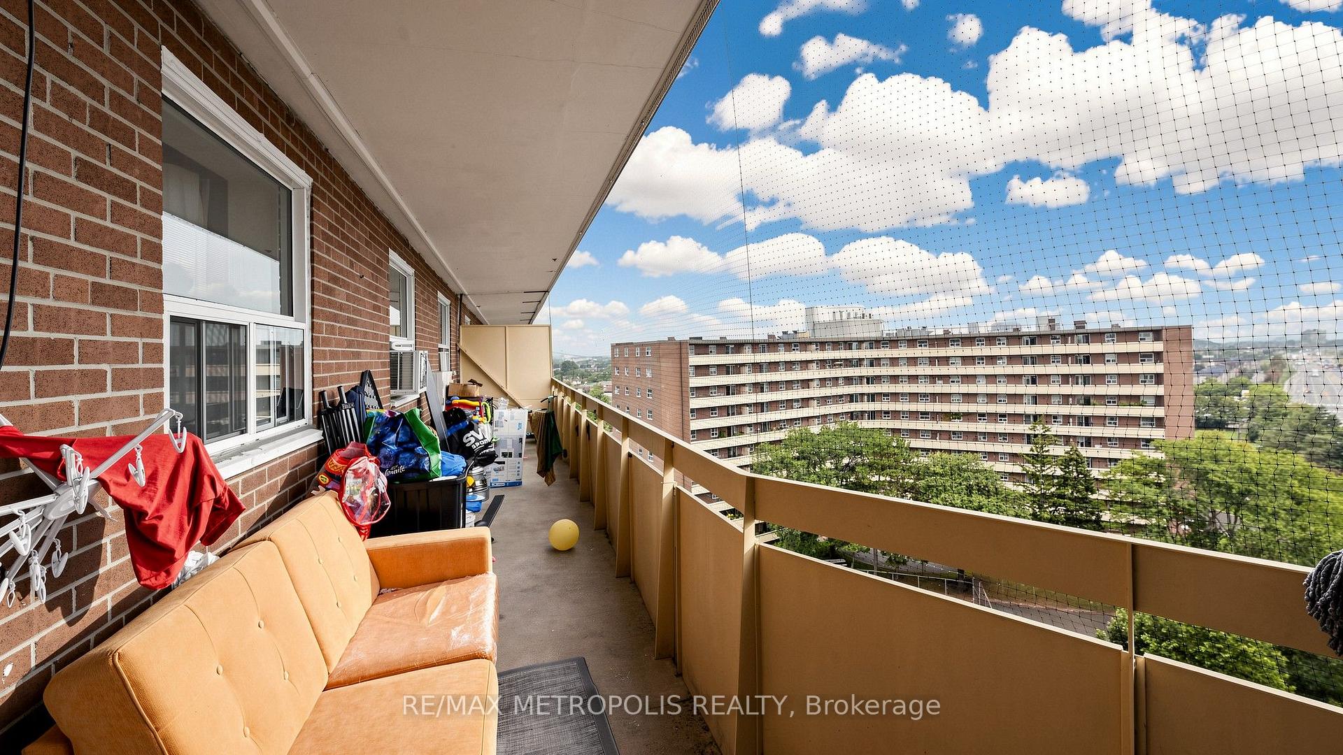 Photo 27 of Unit 1006, 3555 Derry Road E, Mississauga, Malton — HOMEH